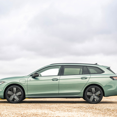2025 Volkswagen Passat Black Edition eHybrid UK Version Side View
