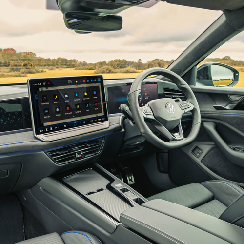 2025 Volkswagen Passat Black Edition eHybrid UK Version Interior