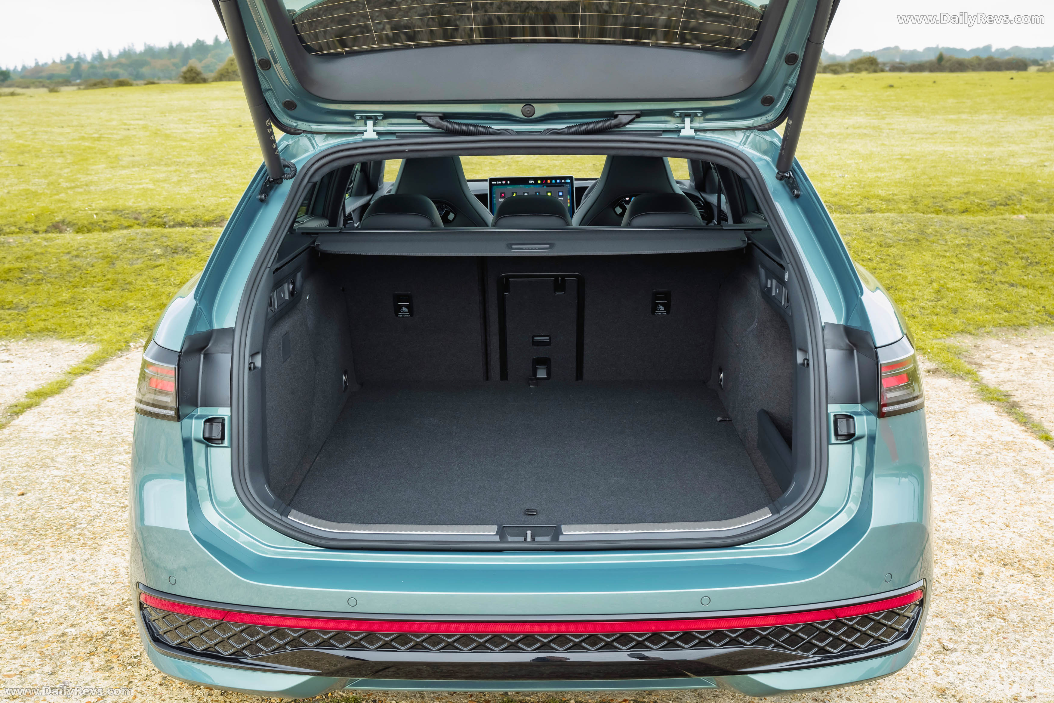 2025 Volkswagen Passat Black Edition eHybrid UK Version Interior