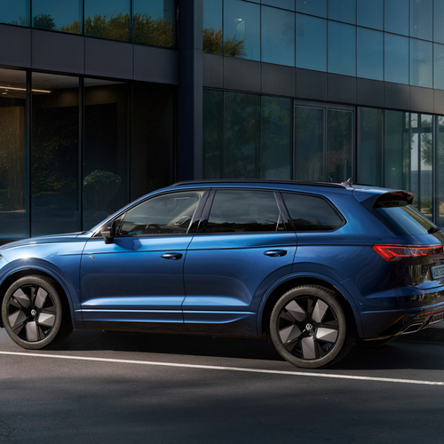2026 Volkswagen Touareg Wolfsburg Edition Side View