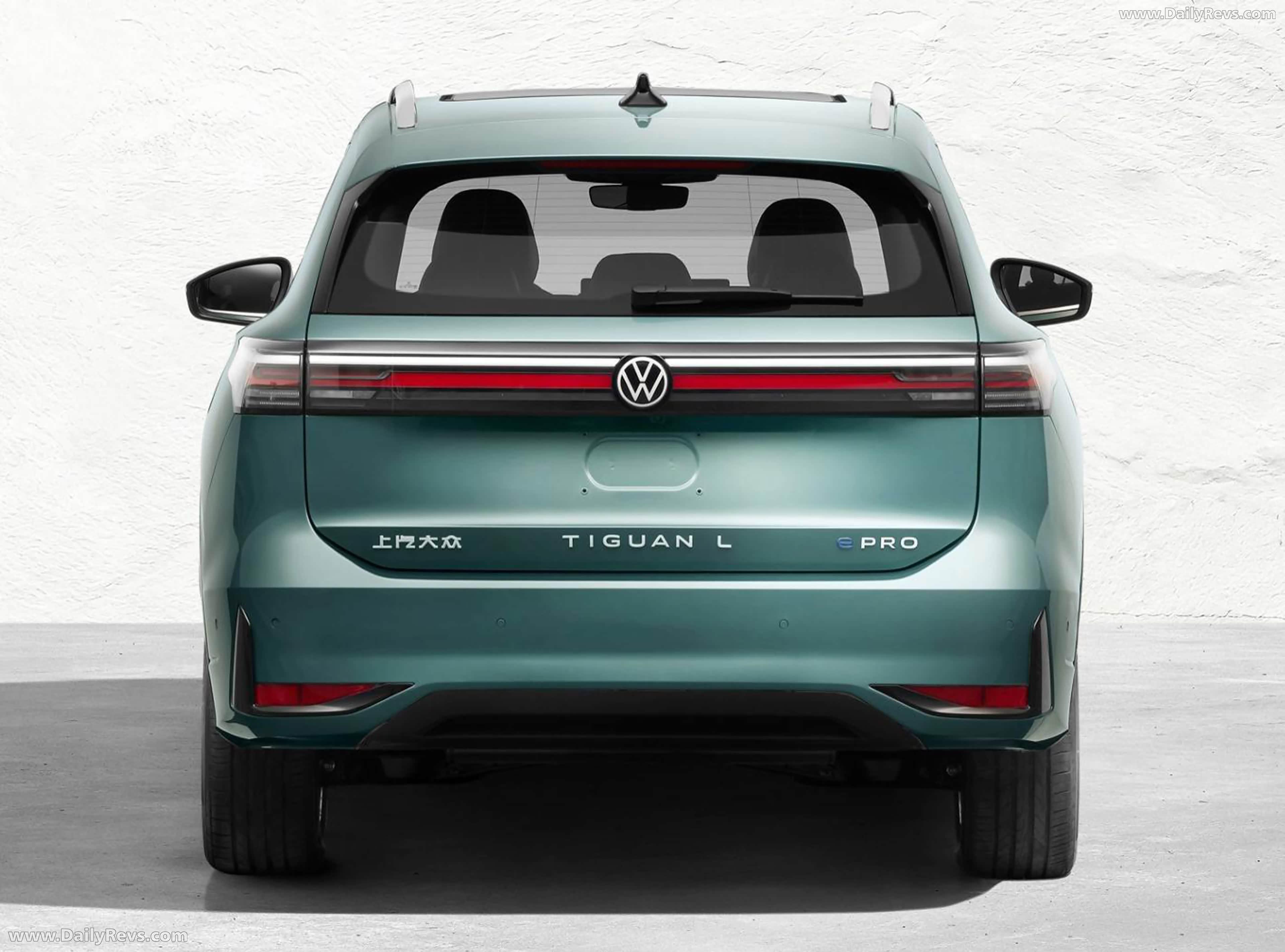 2026 Volkswagen Tiguan L ePro Rear View