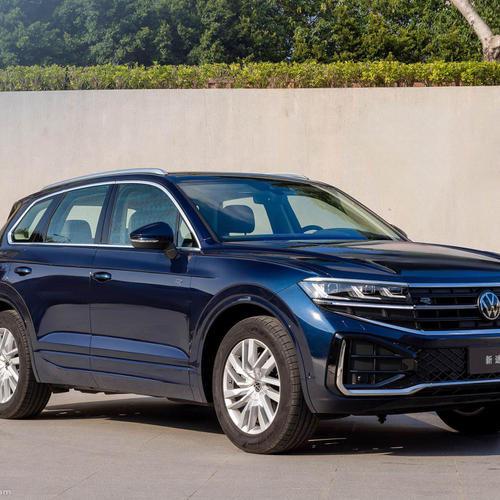 2026 Volkswagen Touareg R Cross Edition Front View