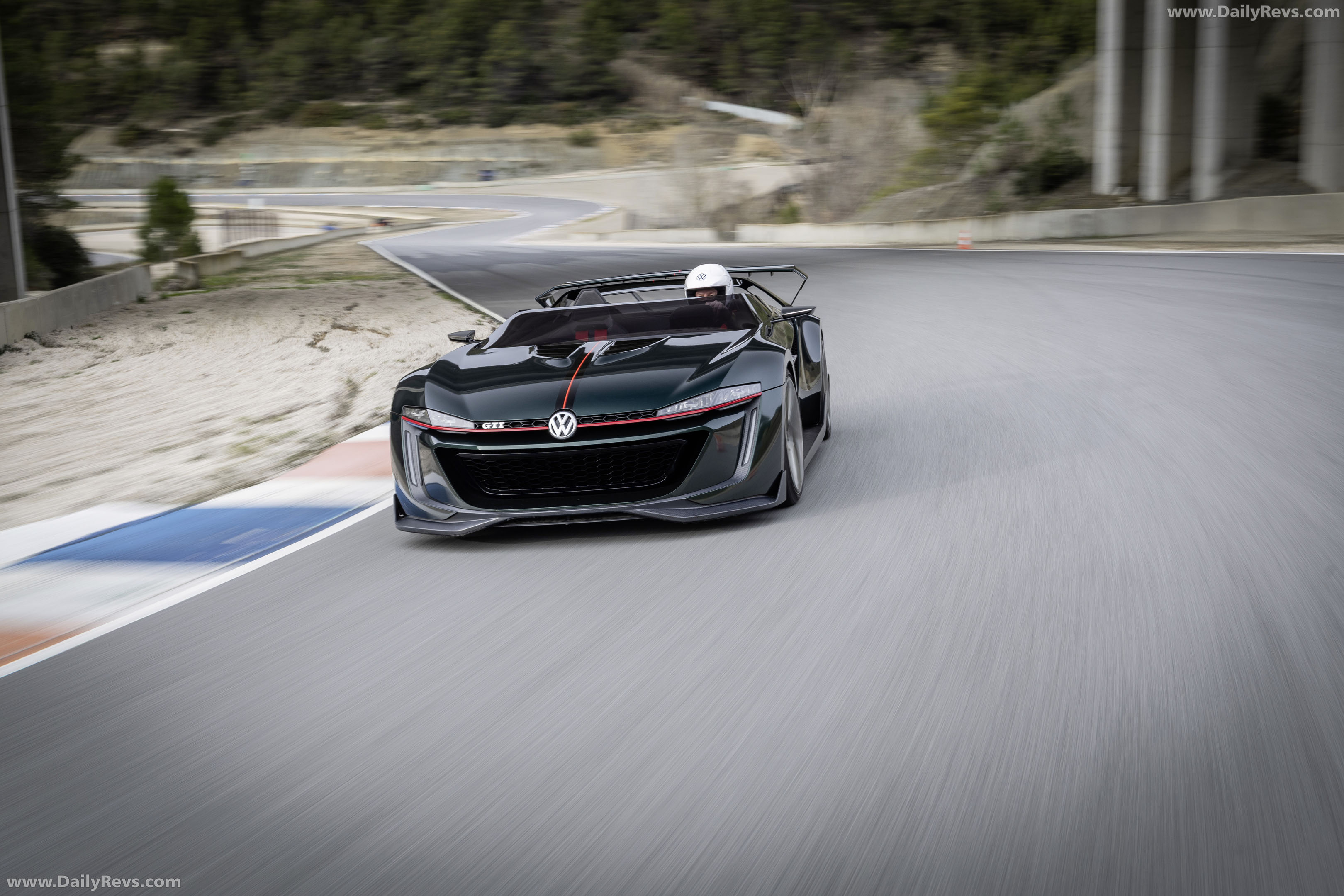 2014 Volkswagen GTI Roadster Concept Front View