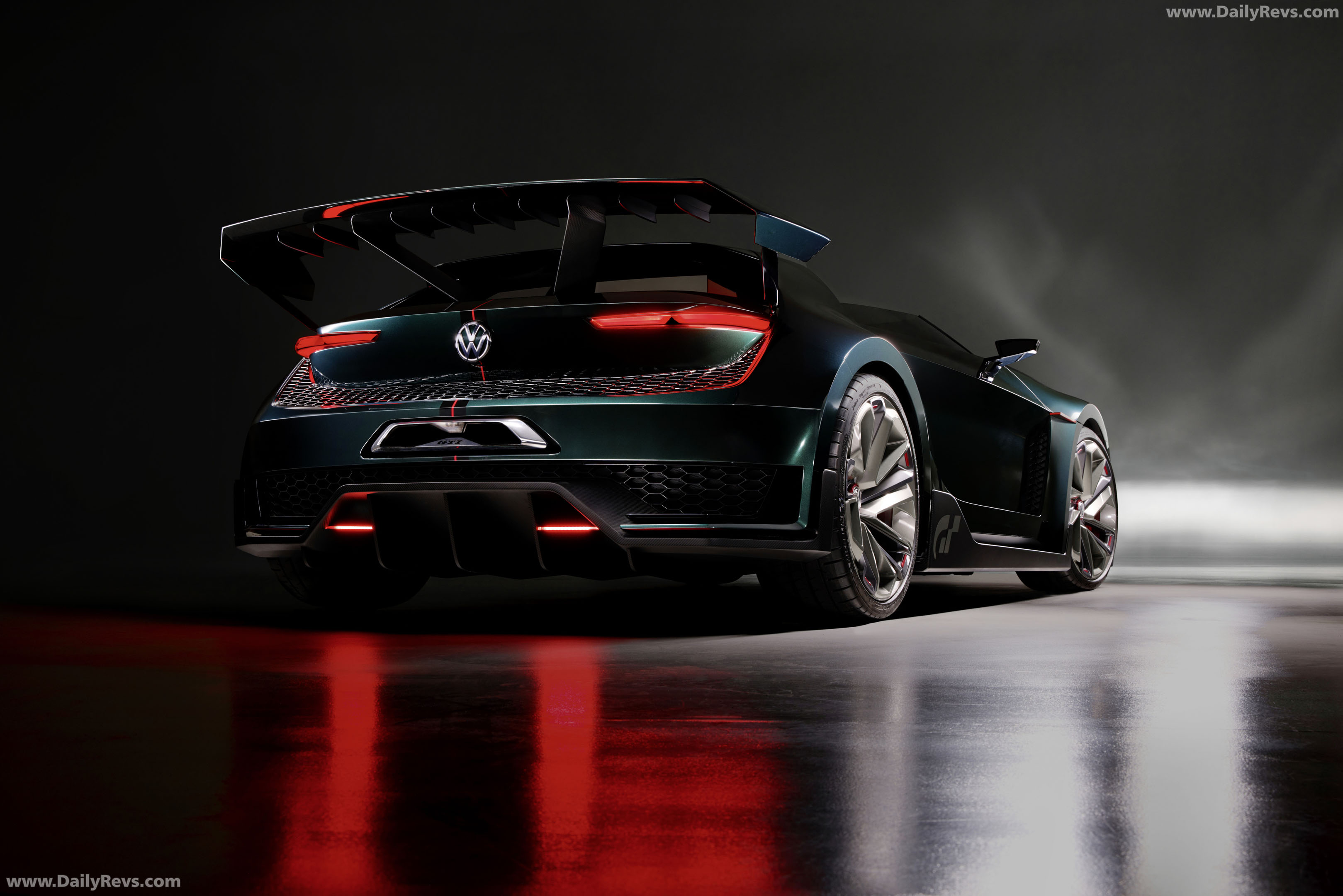 2014 Volkswagen GTI Roadster Concept Rear View