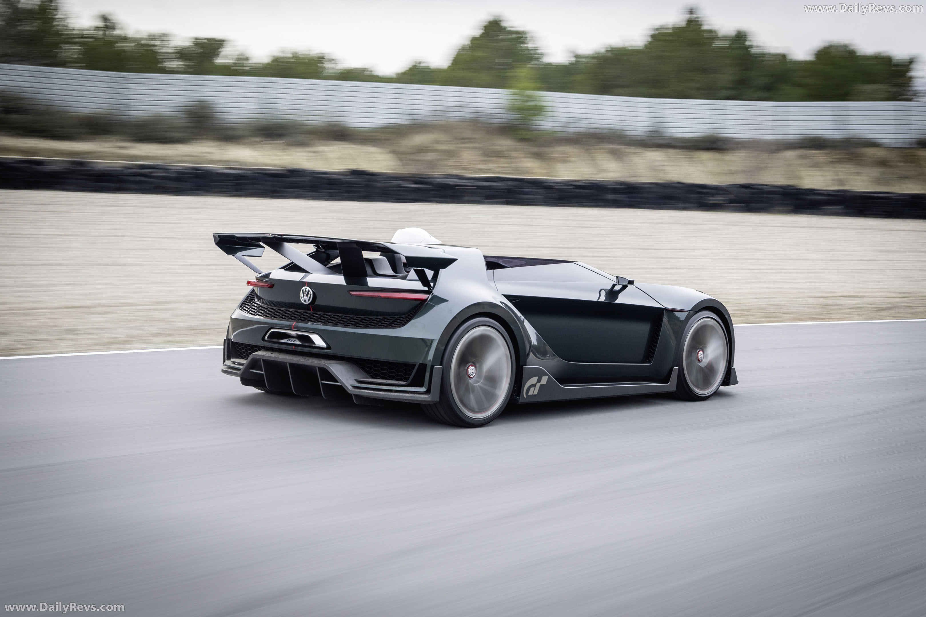 2014 Volkswagen GTI Roadster Concept Rear View
