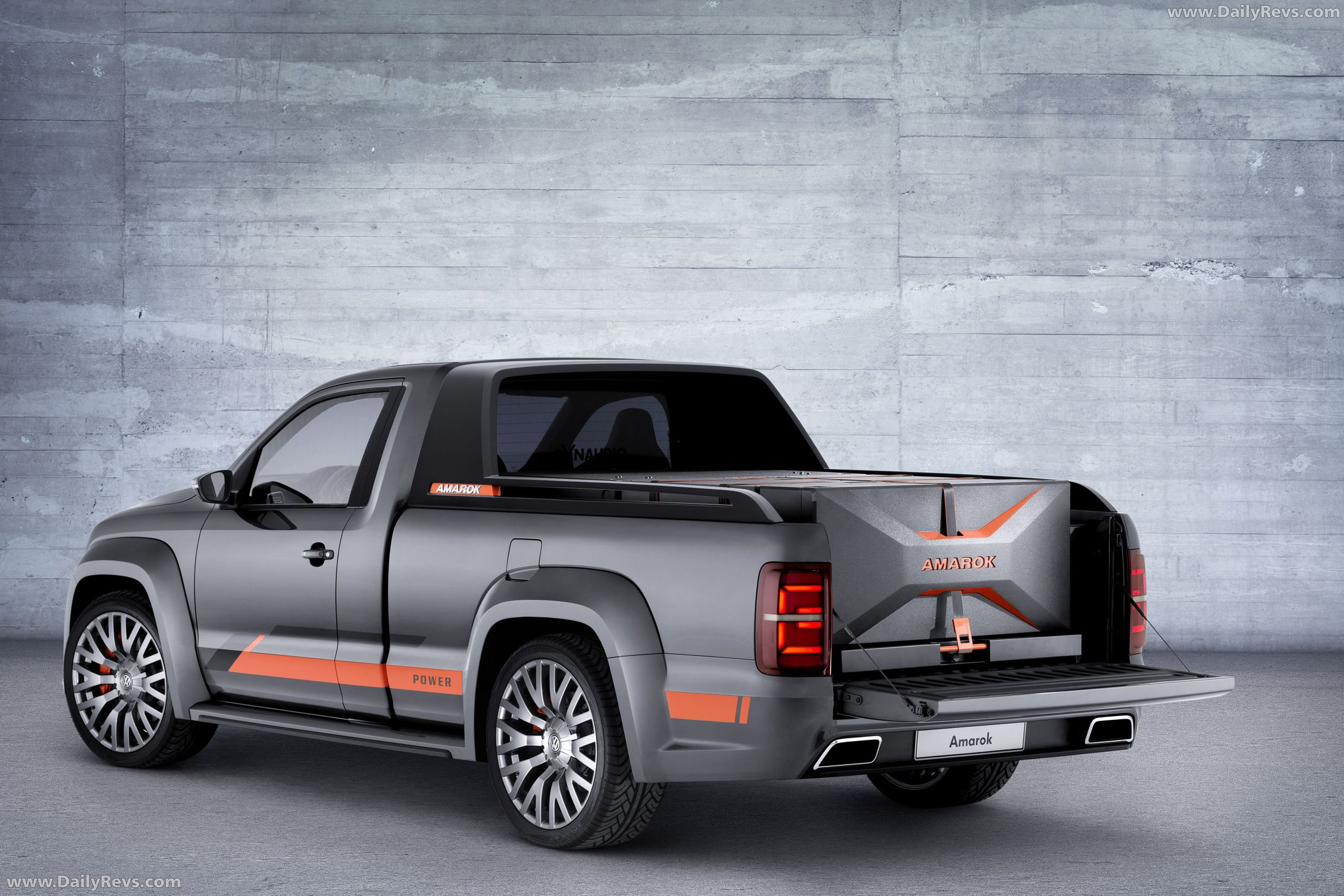 2014 Volkswagen Amarok Power Concept Rear View