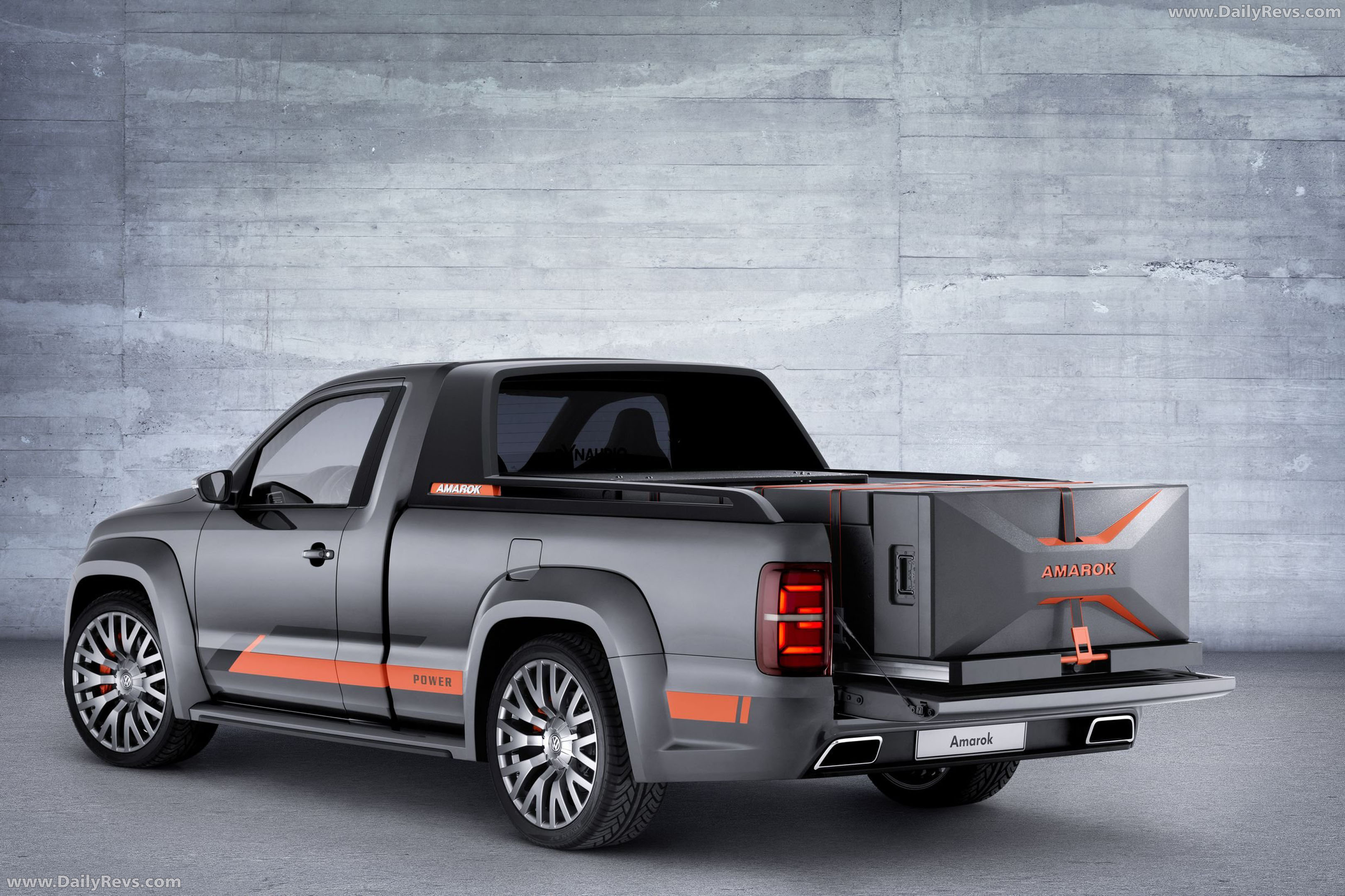 2014 Volkswagen Amarok Power Concept Rear View