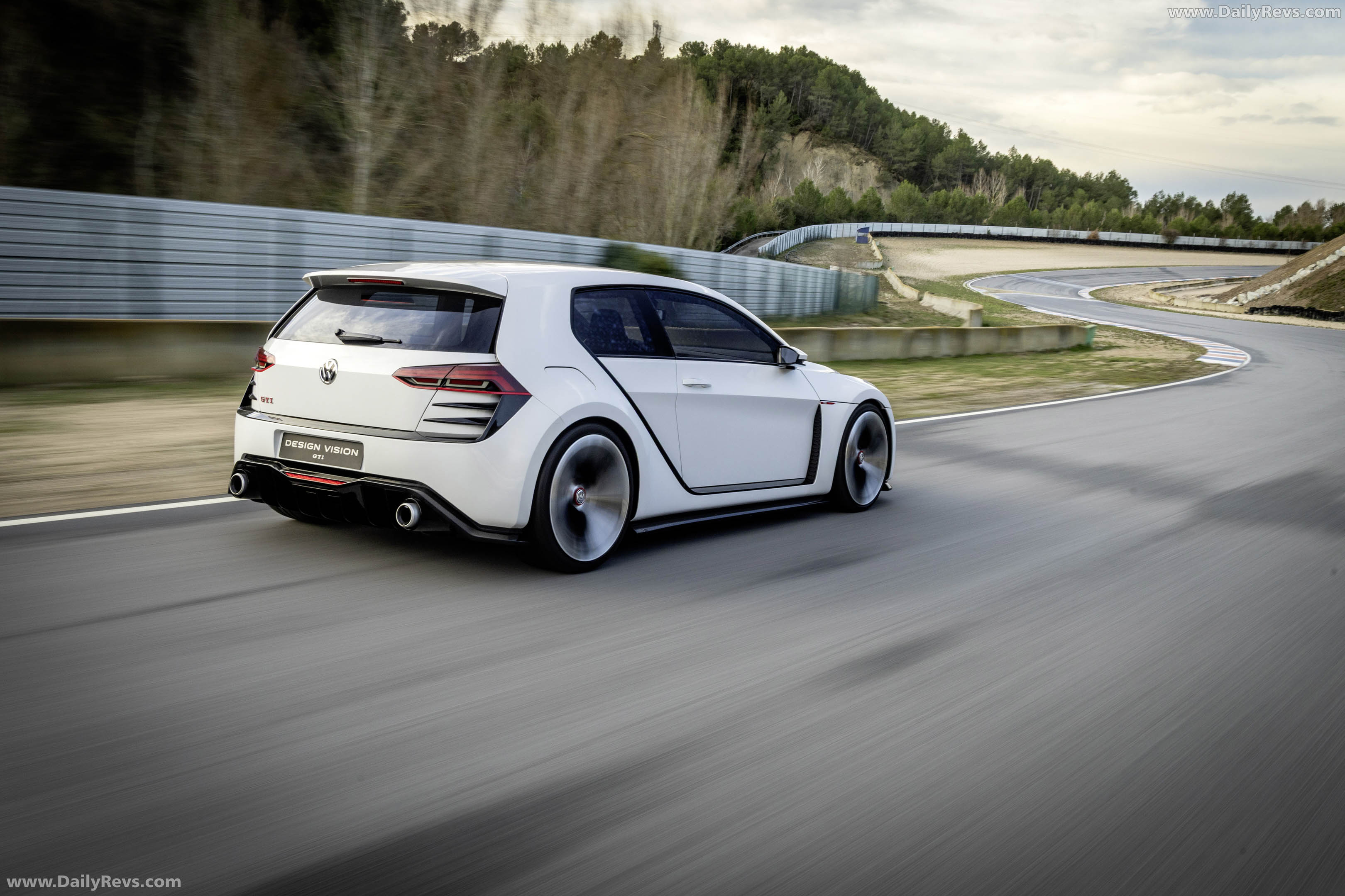 2013 Volkswagen Design Vision GTI Concept Rear View