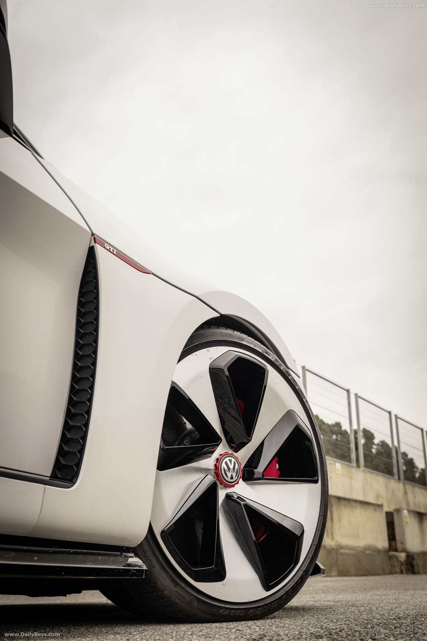 2013 Volkswagen Design Vision GTI Concept Exterior