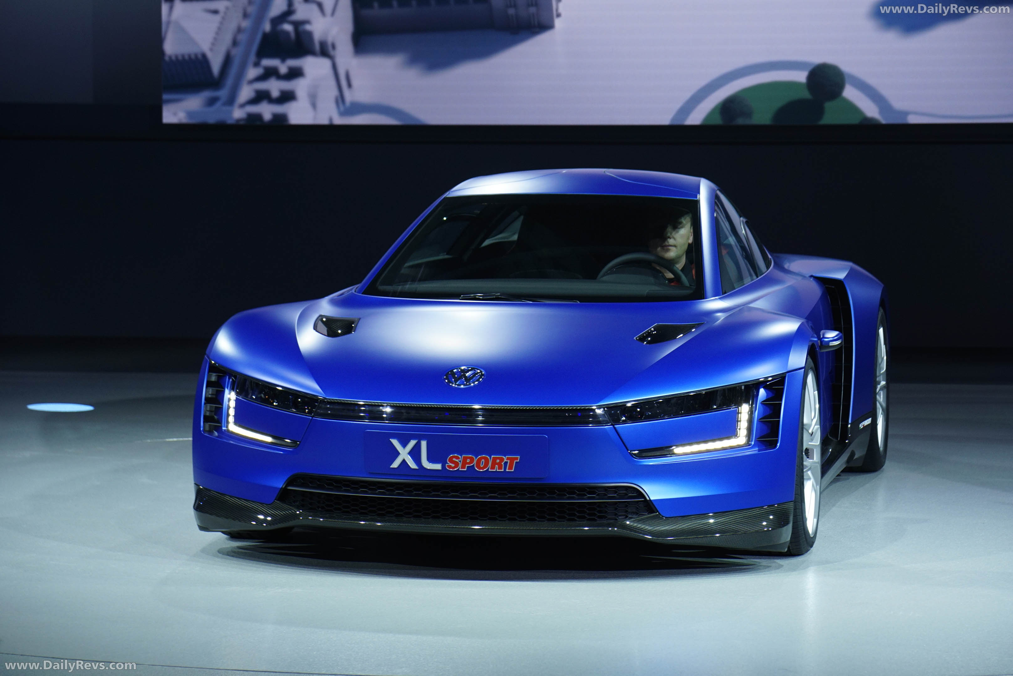 2014 Volkswagen XL Sport Concept Front View