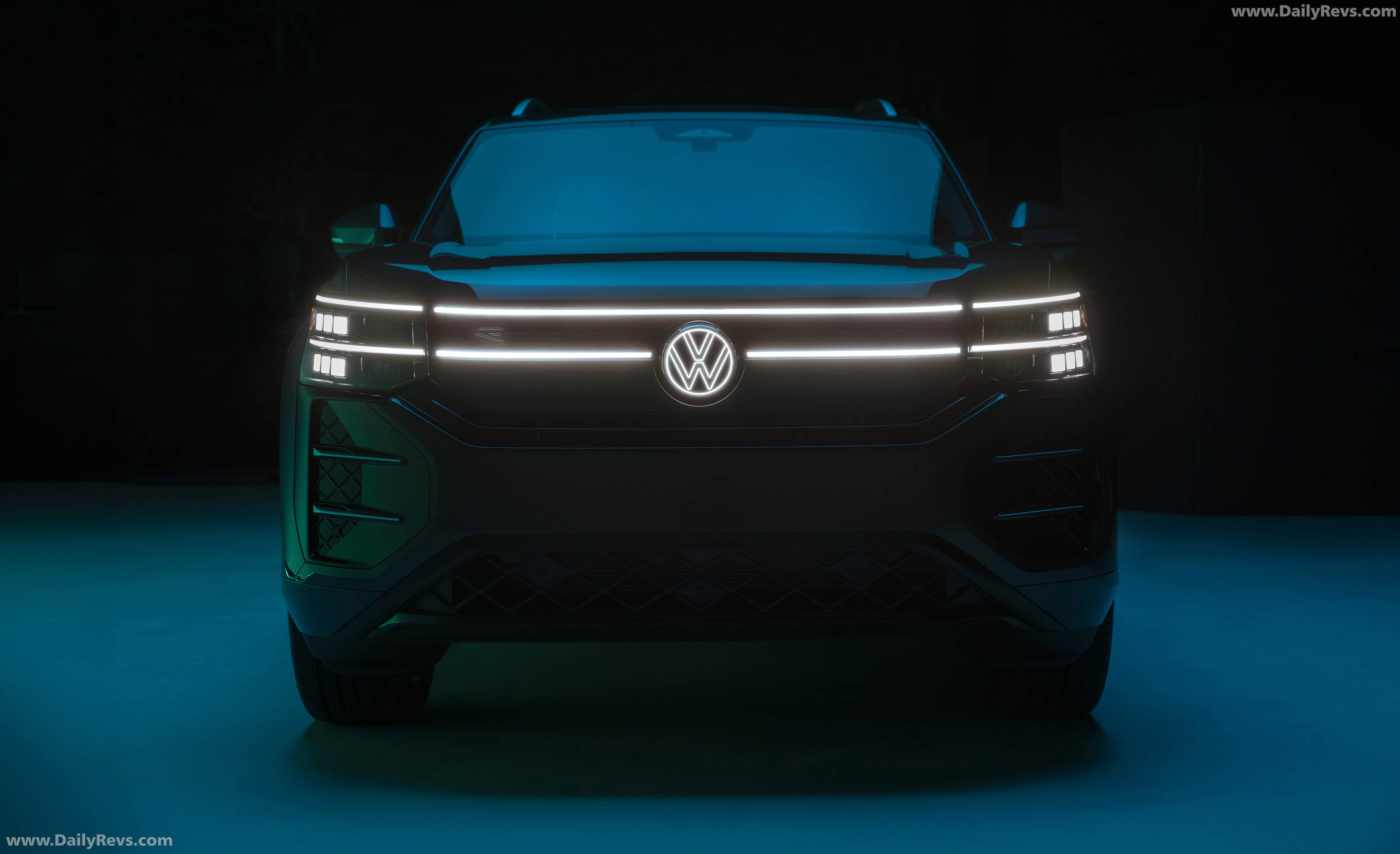 2027 Volkswagen Atlas R-Line Front View