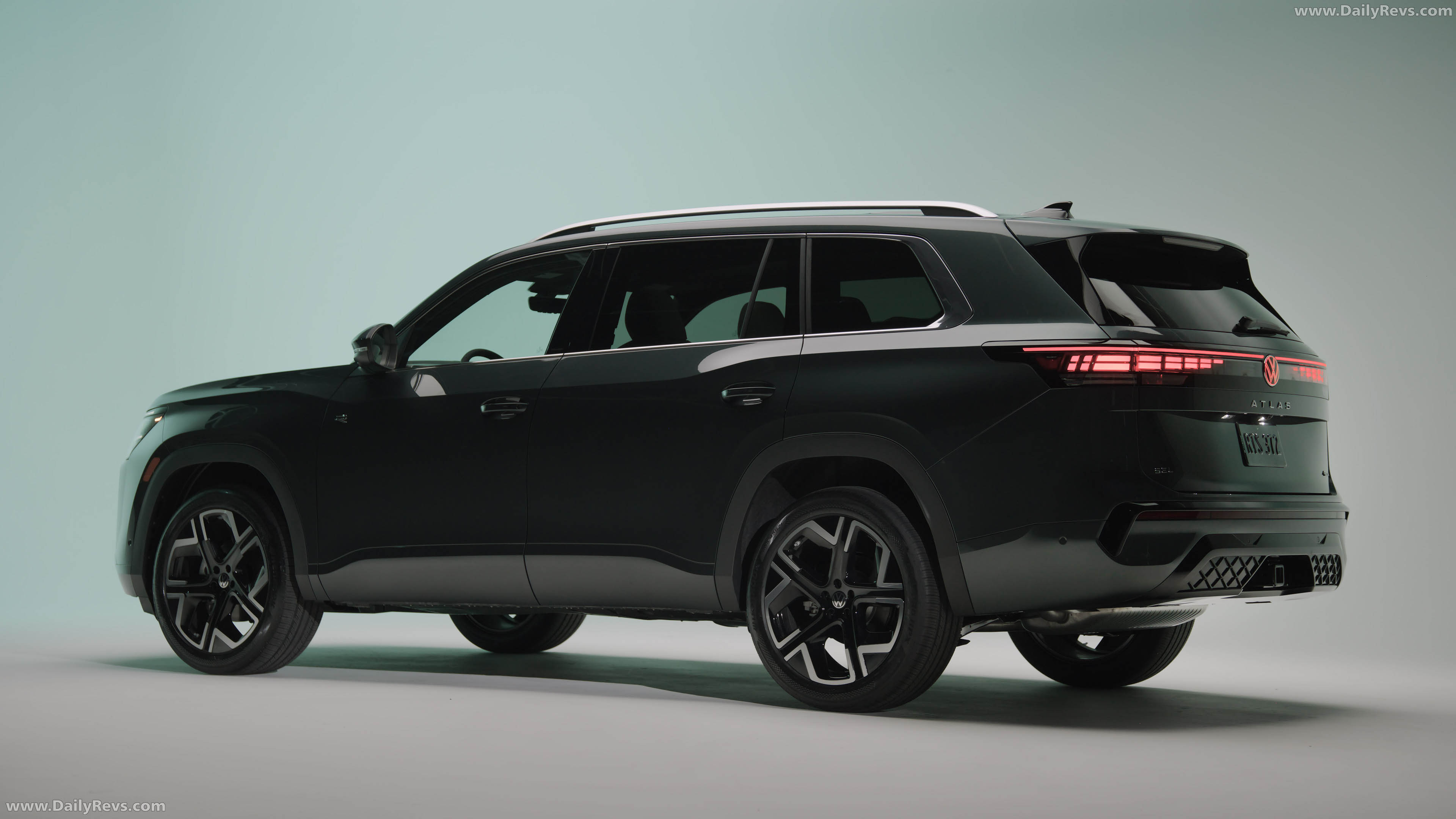 2027 Volkswagen Atlas R-Line Rear View