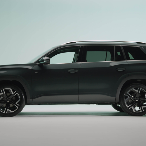 2027 Volkswagen Atlas R-Line Side View