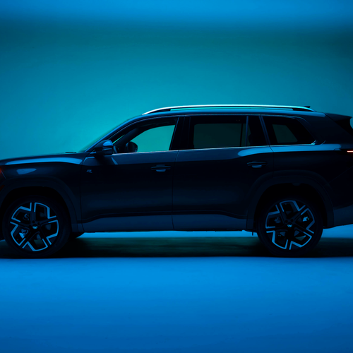 2027 Volkswagen Atlas R-Line Side View