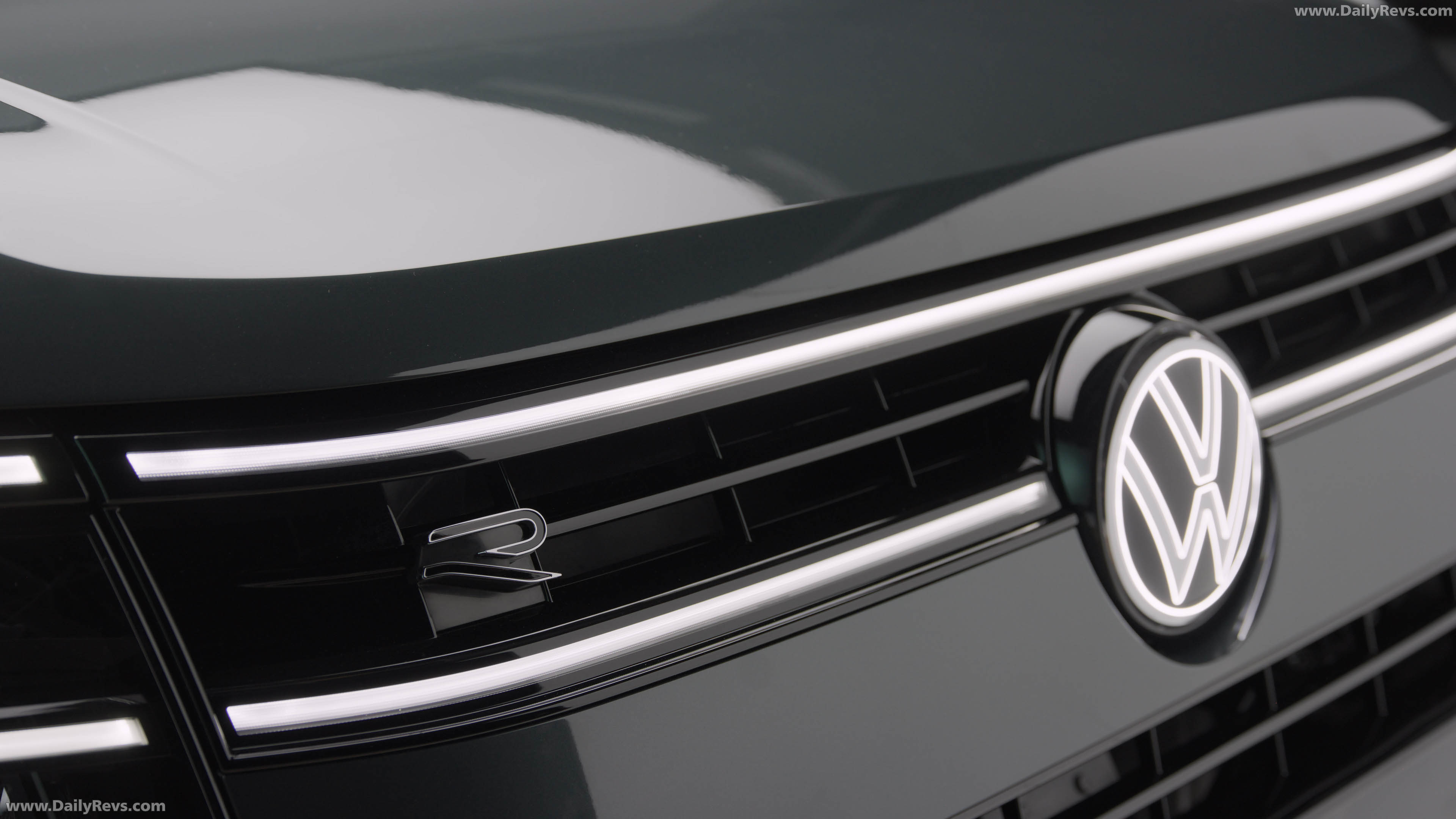 2027 Volkswagen Atlas R-Line Exterior