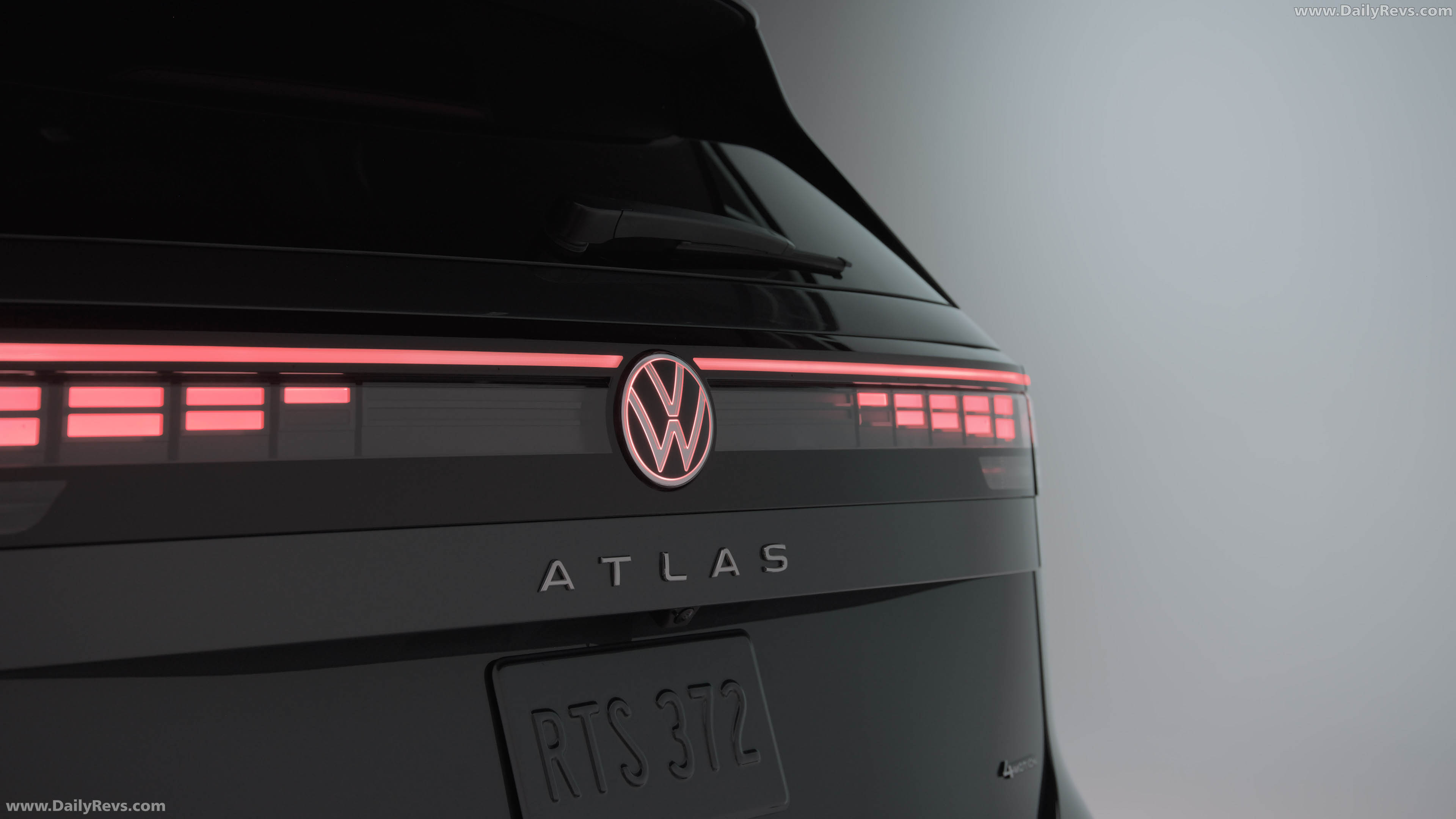 2027 Volkswagen Atlas R-Line Exterior