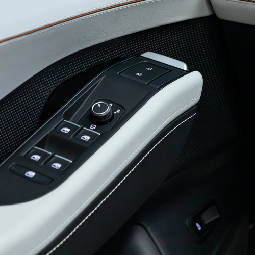 2027 Volkswagen Atlas R-Line Interior