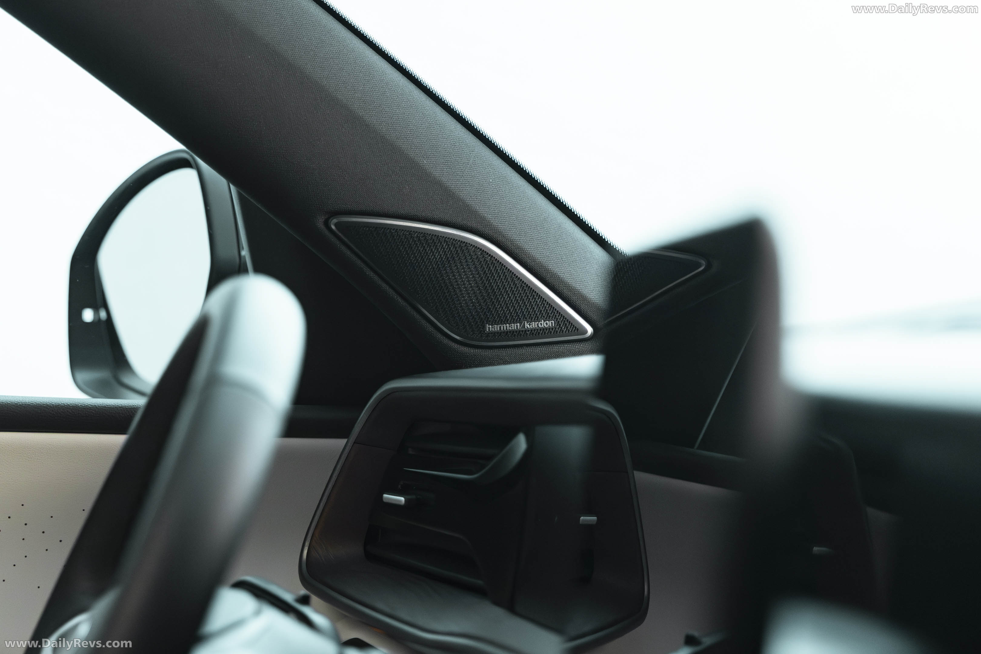 2027 Volkswagen Atlas R-Line Interior