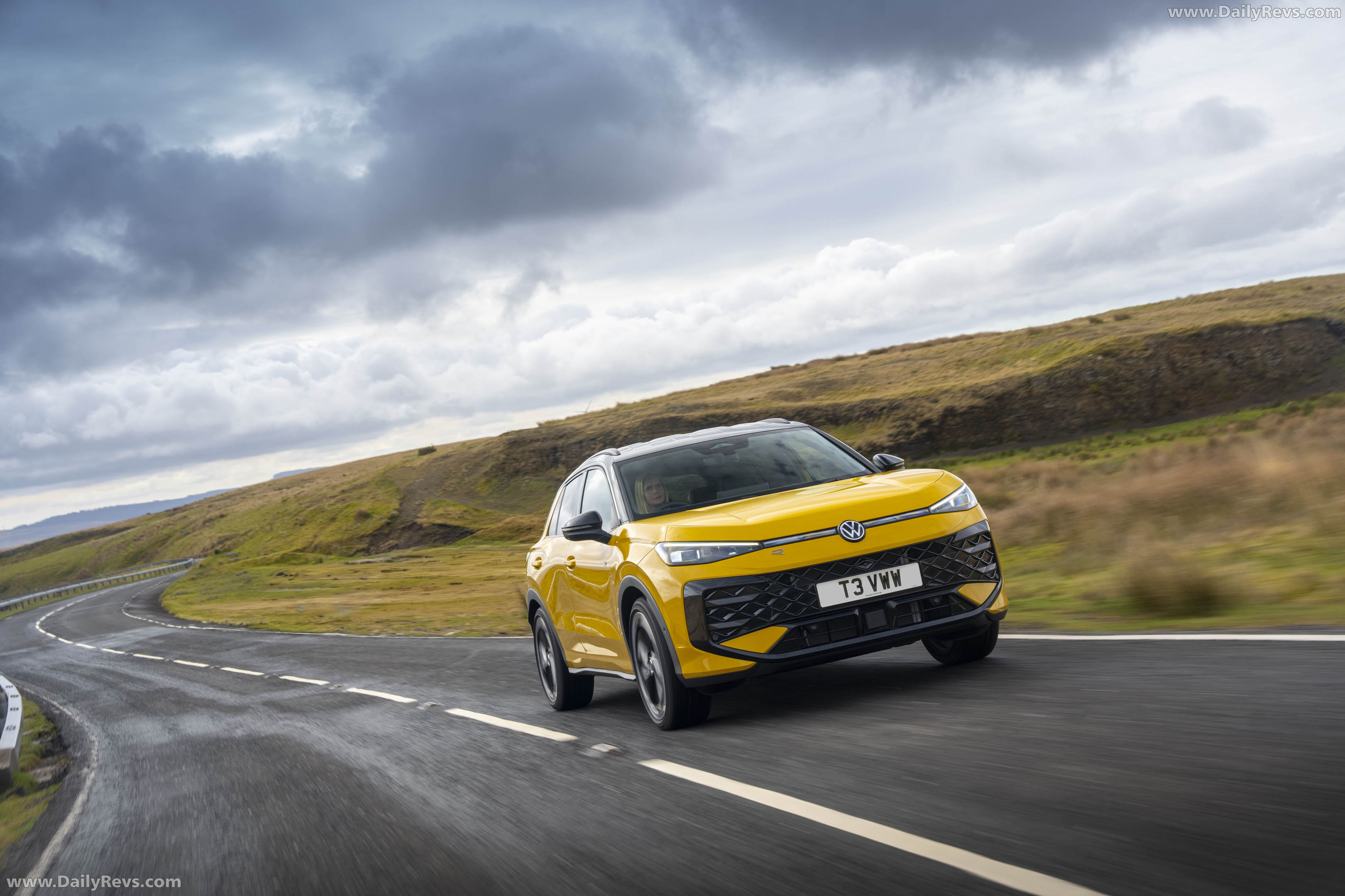 2026 Volkswagen T-Roc R-Line UK Version Front View