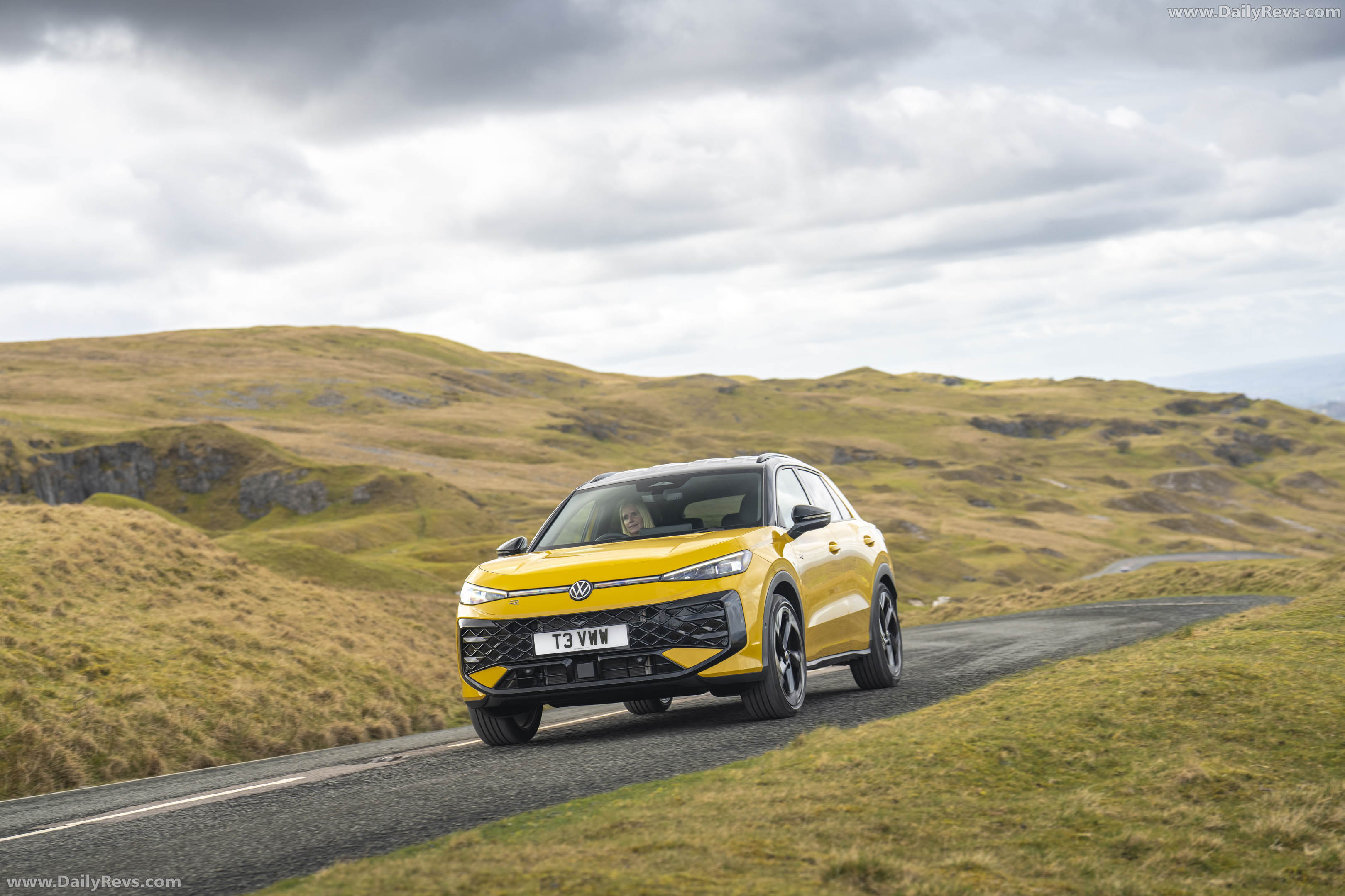 2026 Volkswagen T-Roc R-Line UK Version Front View