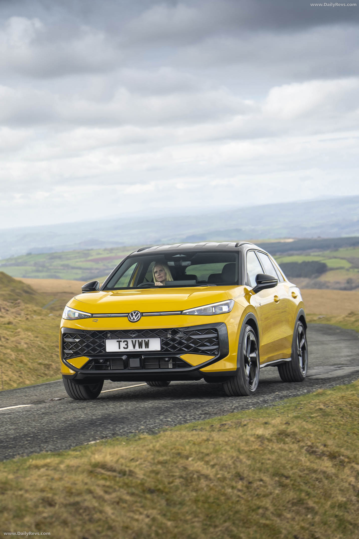 2026 Volkswagen T-Roc R-Line UK Version Front View