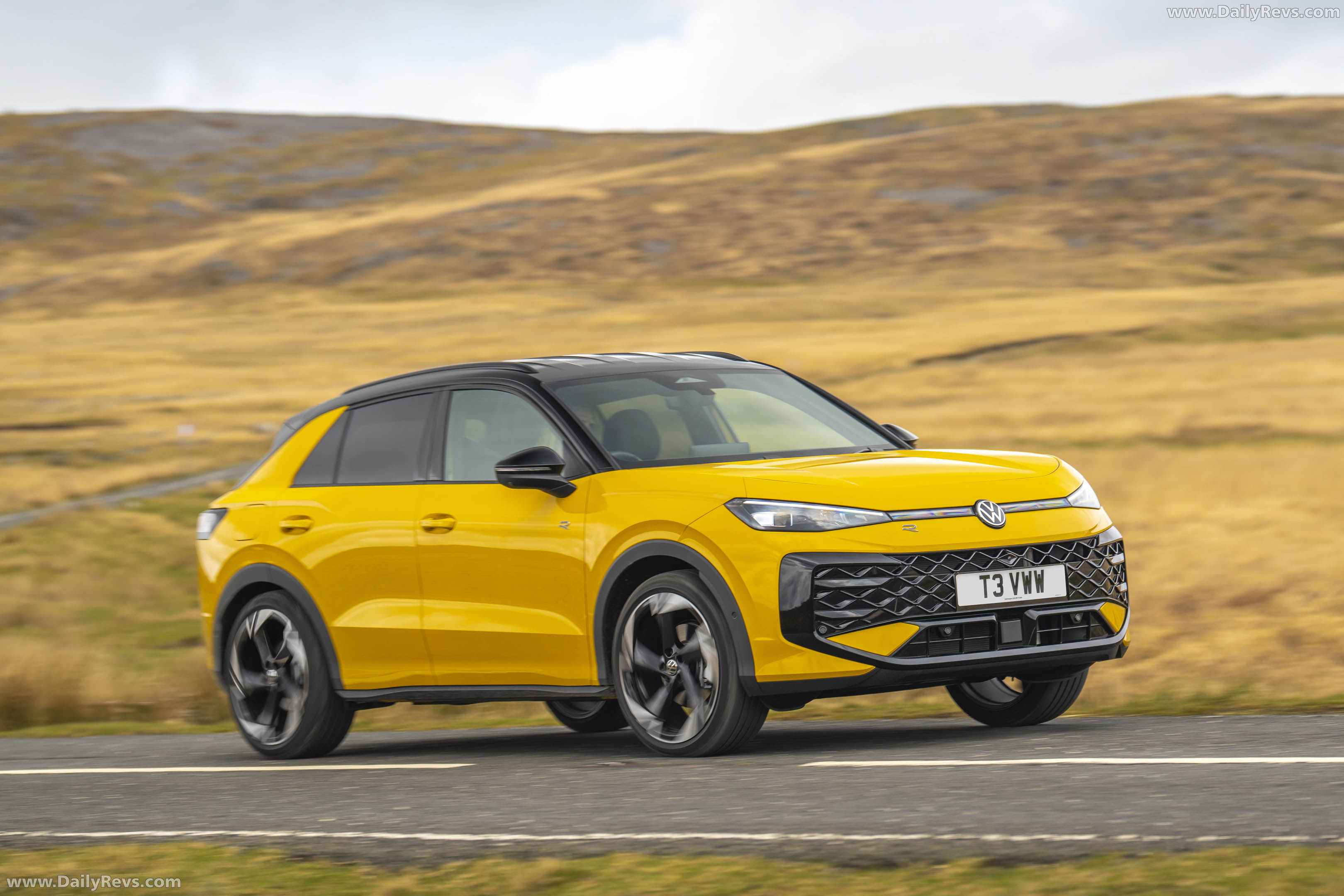 2026 Volkswagen T-Roc R-Line UK Version Front View