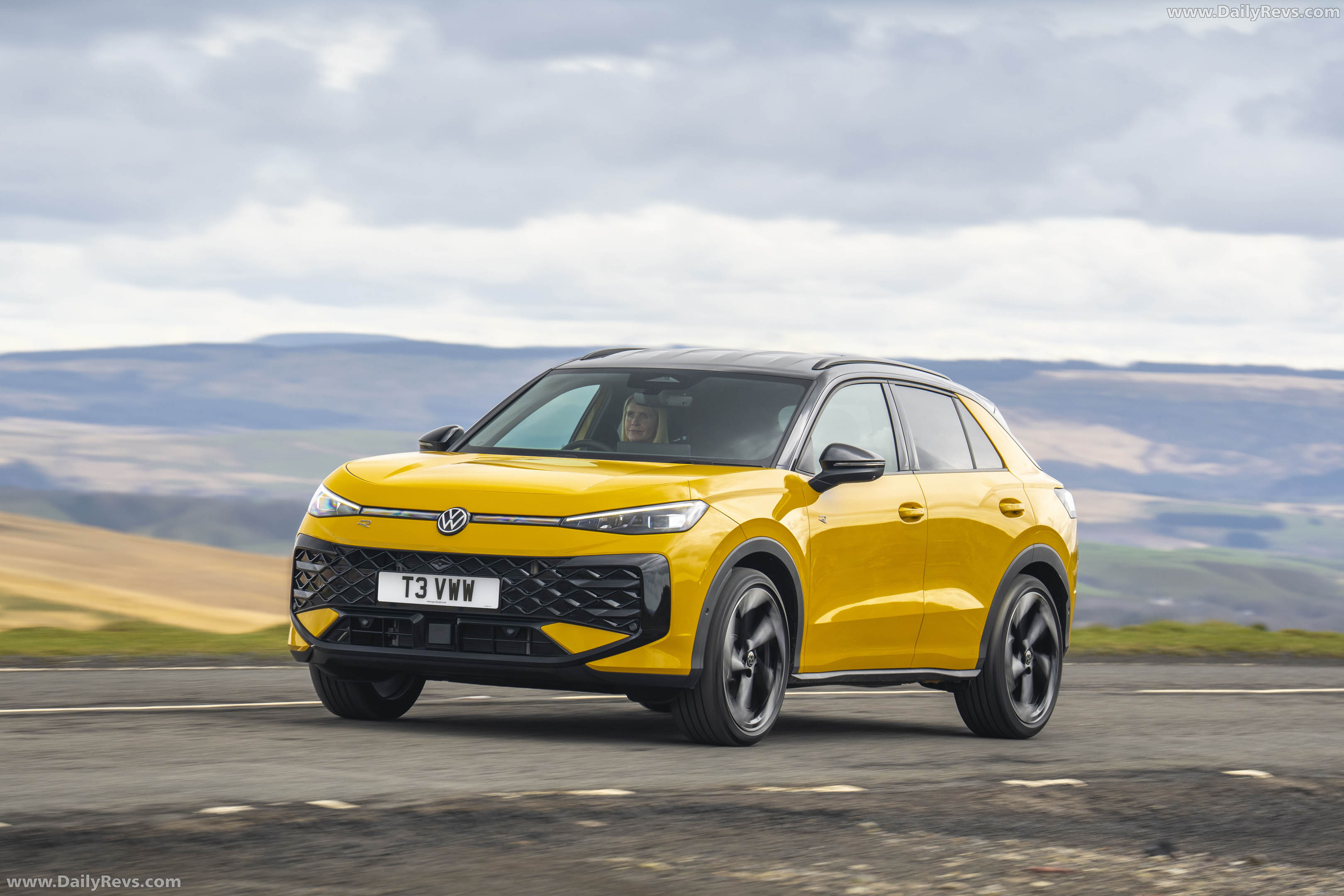 2026 Volkswagen T-Roc R-Line UK Version Front View