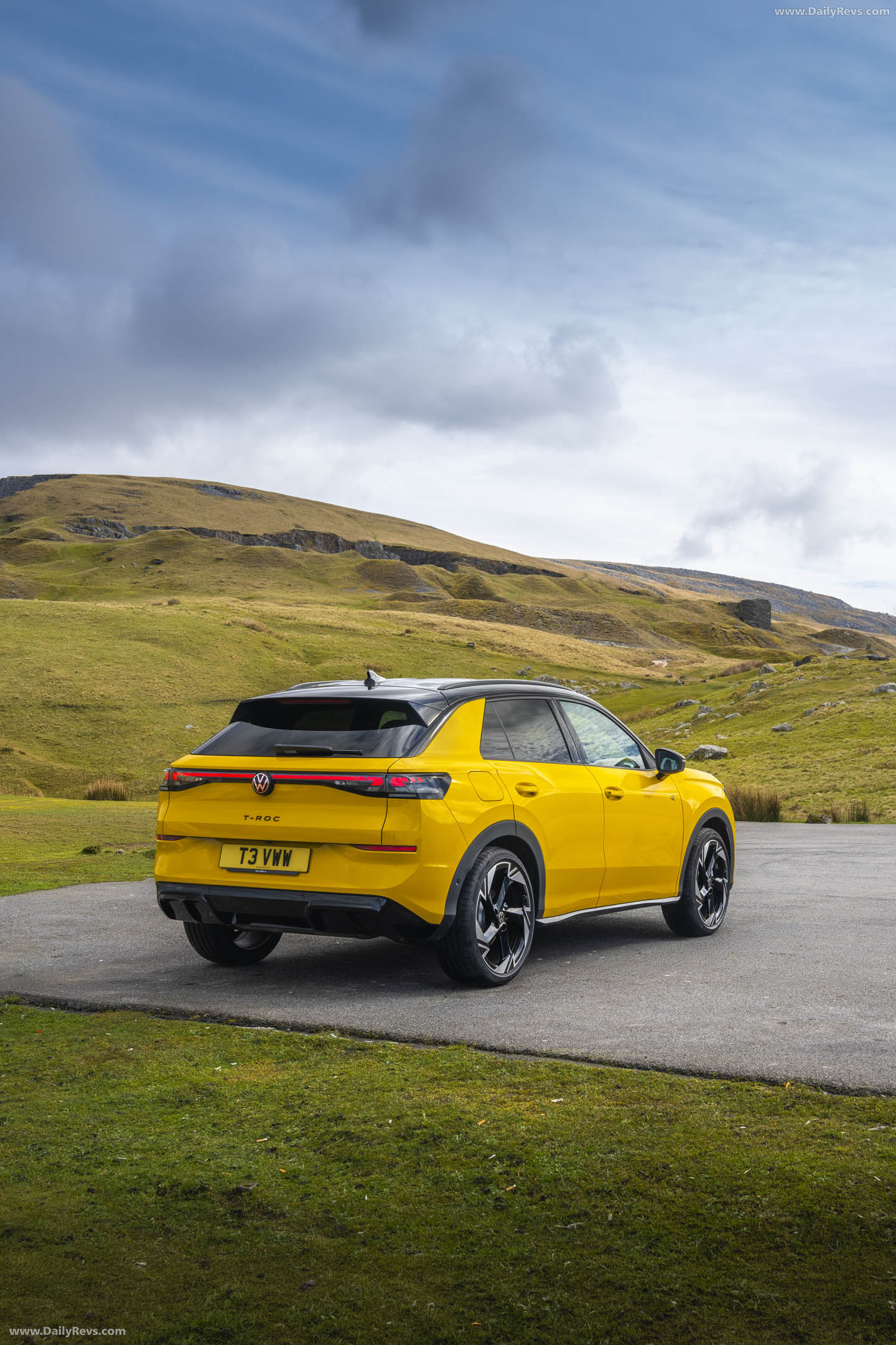 2026 Volkswagen T-Roc R-Line UK Version Rear View