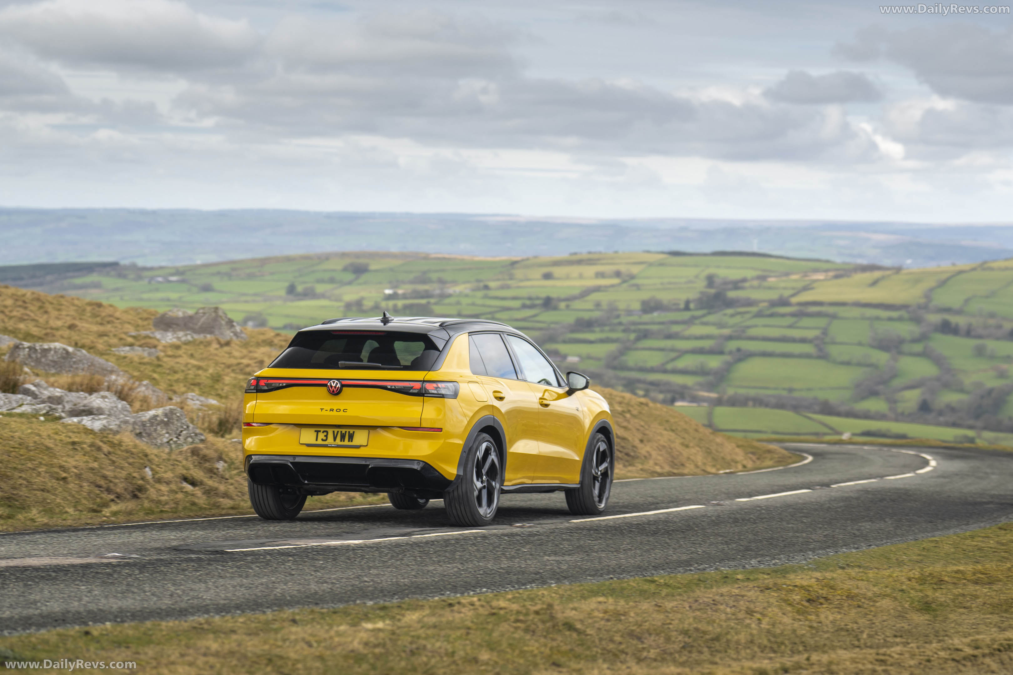 2026 Volkswagen T-Roc R-Line UK Version Rear View