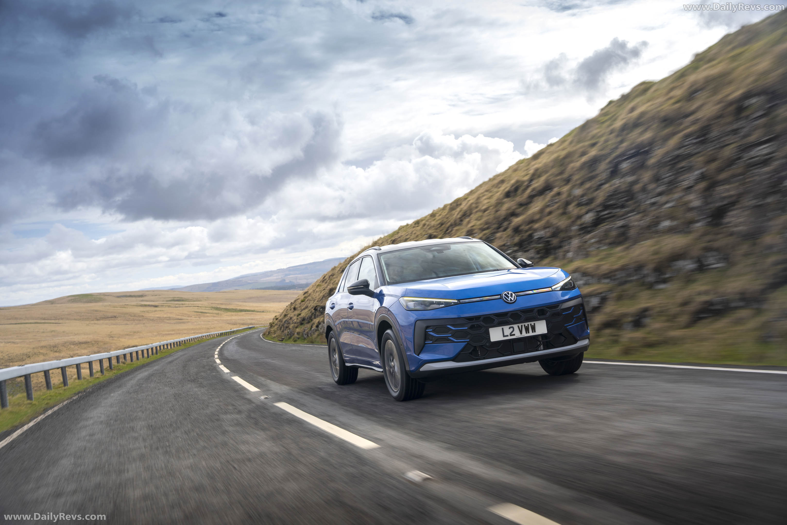 2026 Volkswagen T-Roc Life Front View