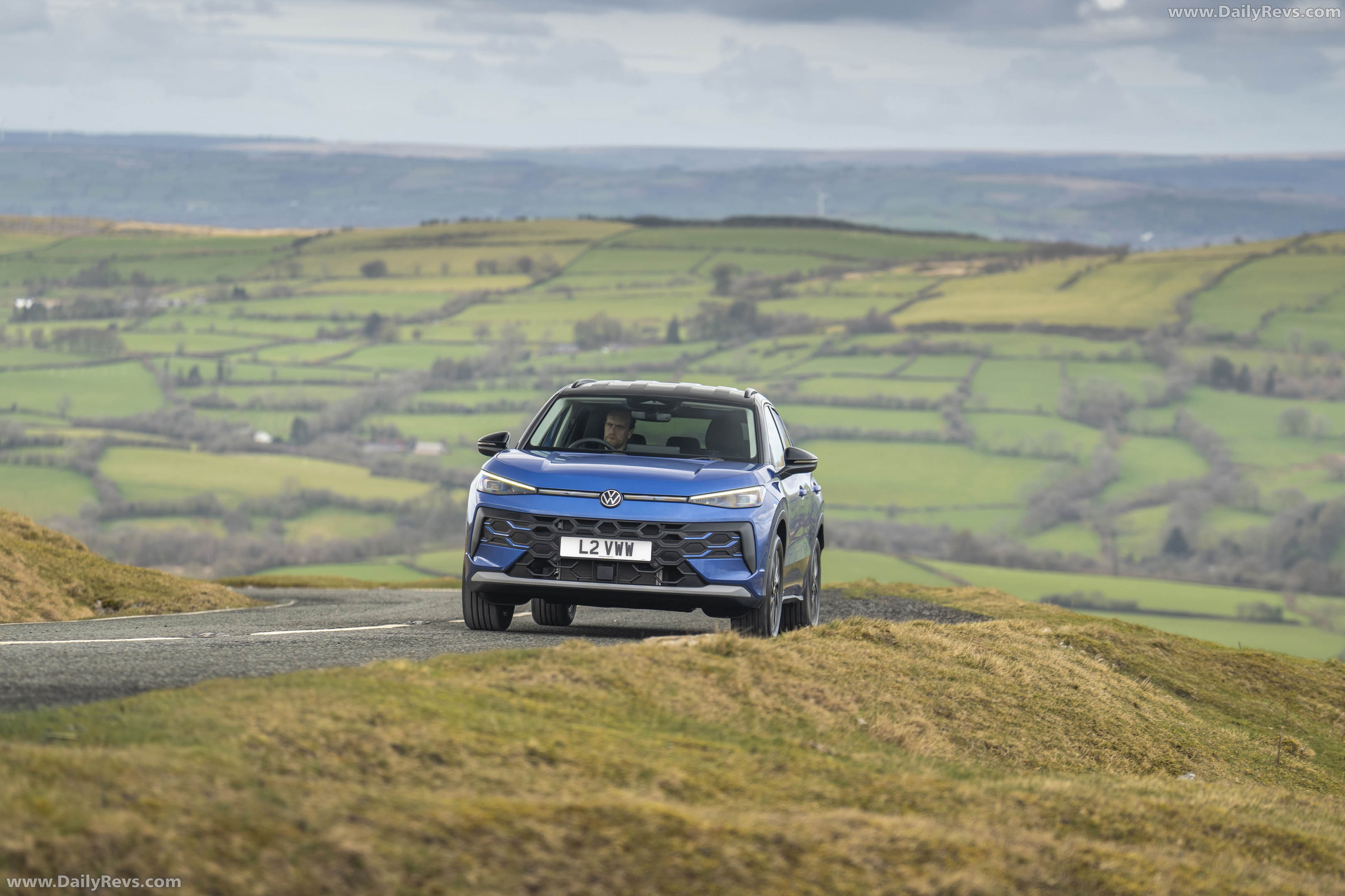 2026 Volkswagen T-Roc Life Front View