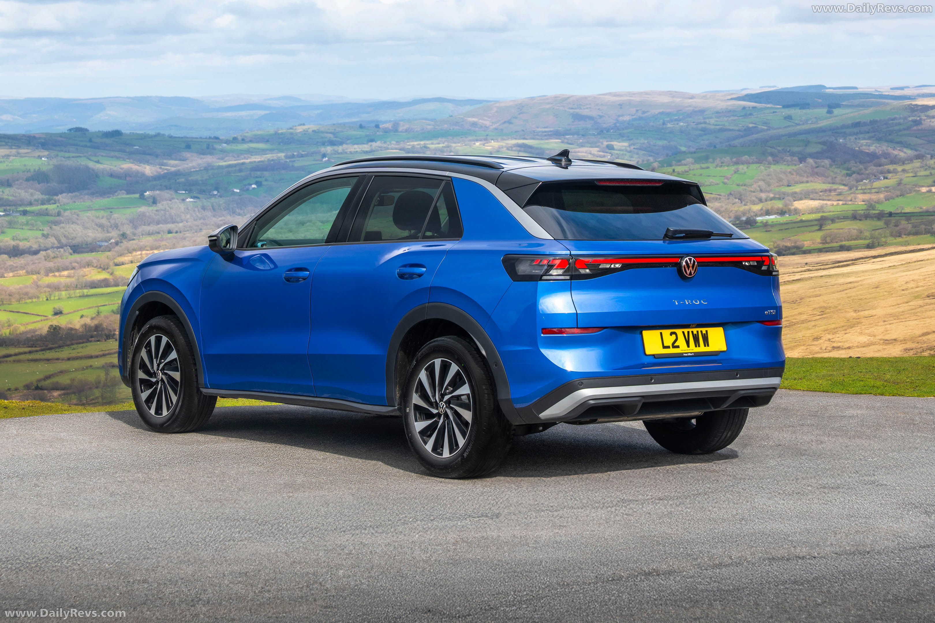 2026 Volkswagen T-Roc Life Rear View