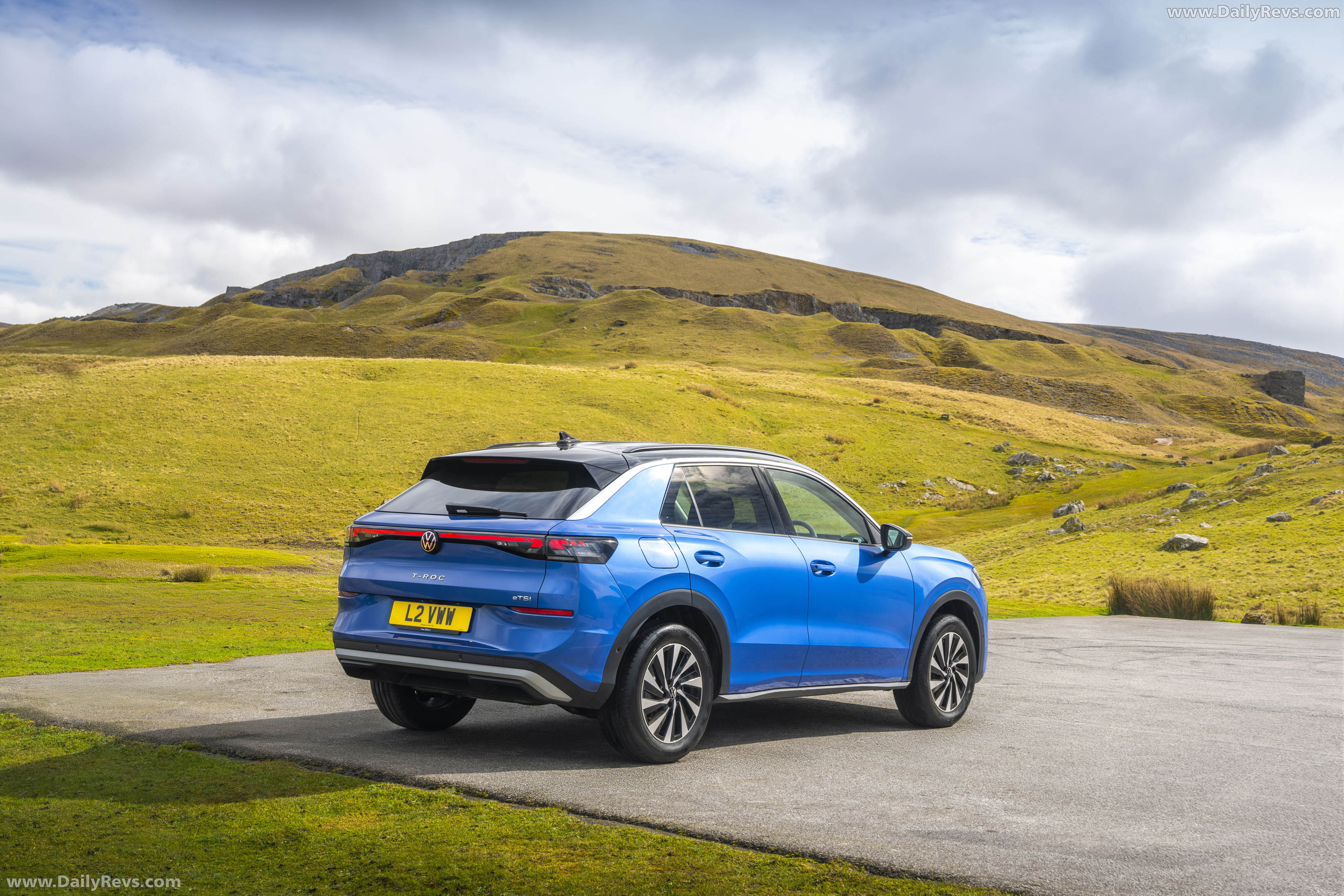 2026 Volkswagen T-Roc Life Rear View