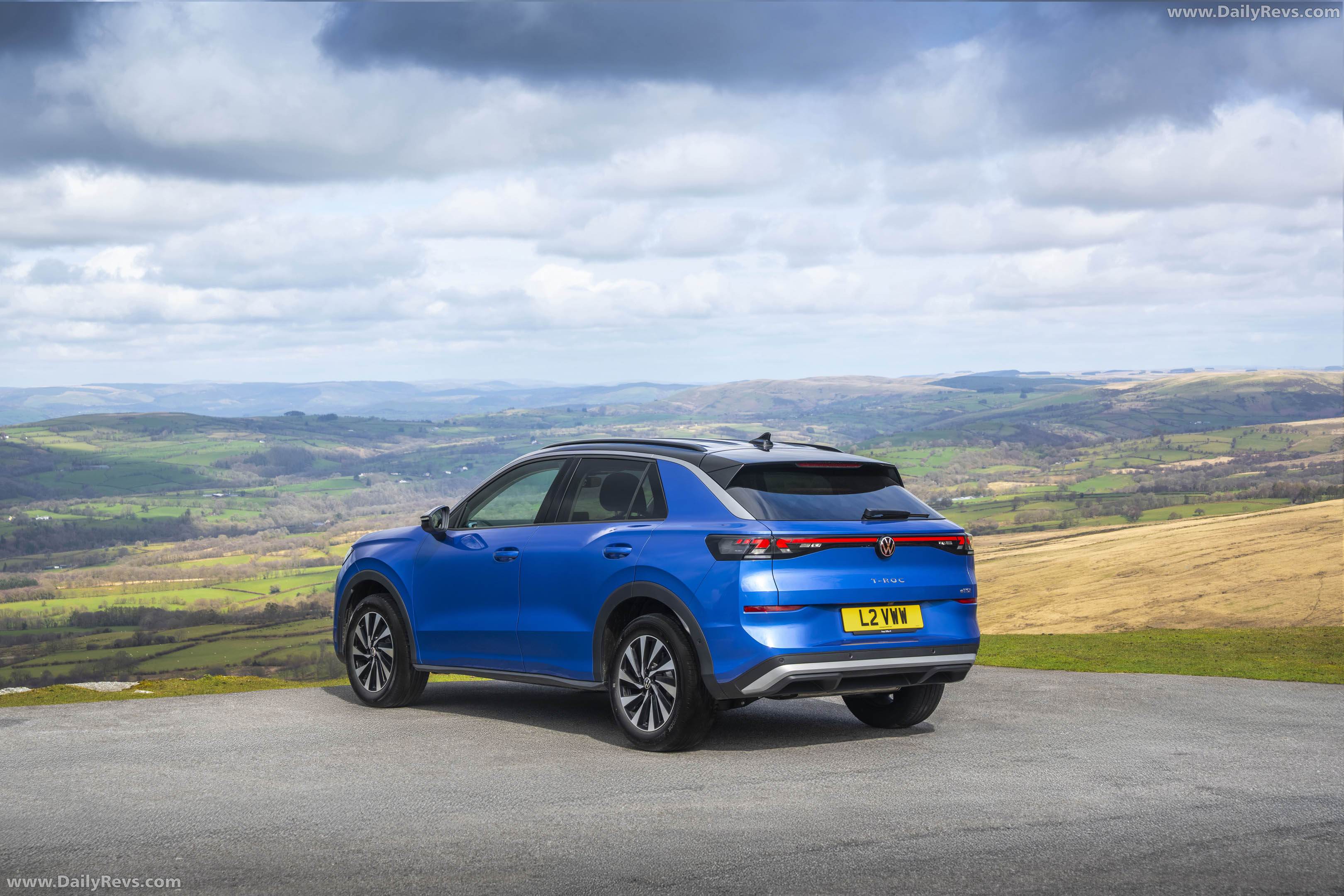 2026 Volkswagen T-Roc Life Rear View