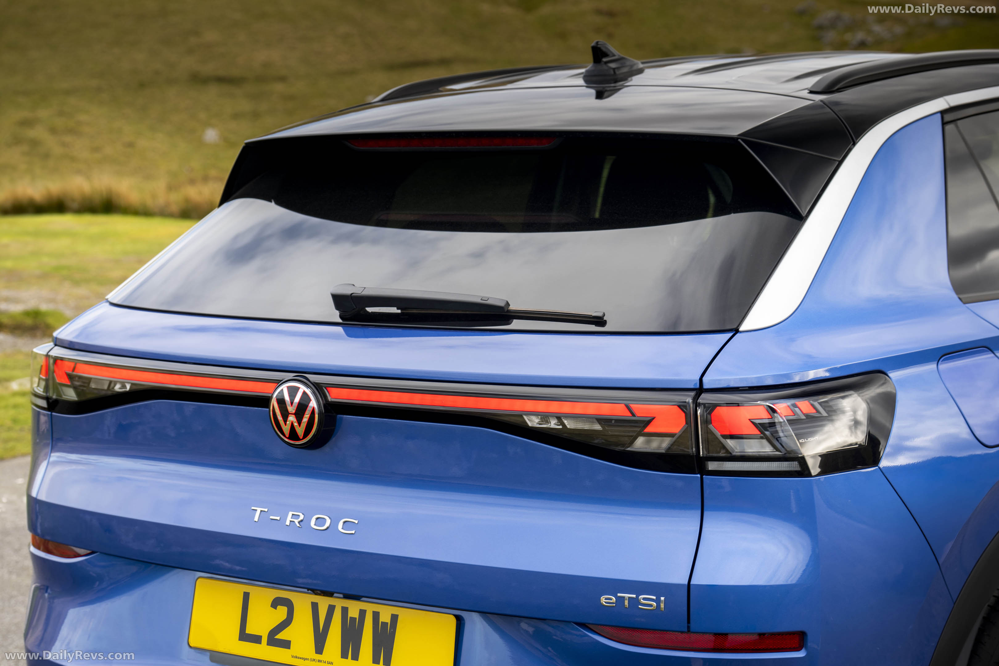 2026 Volkswagen T-Roc Life Exterior