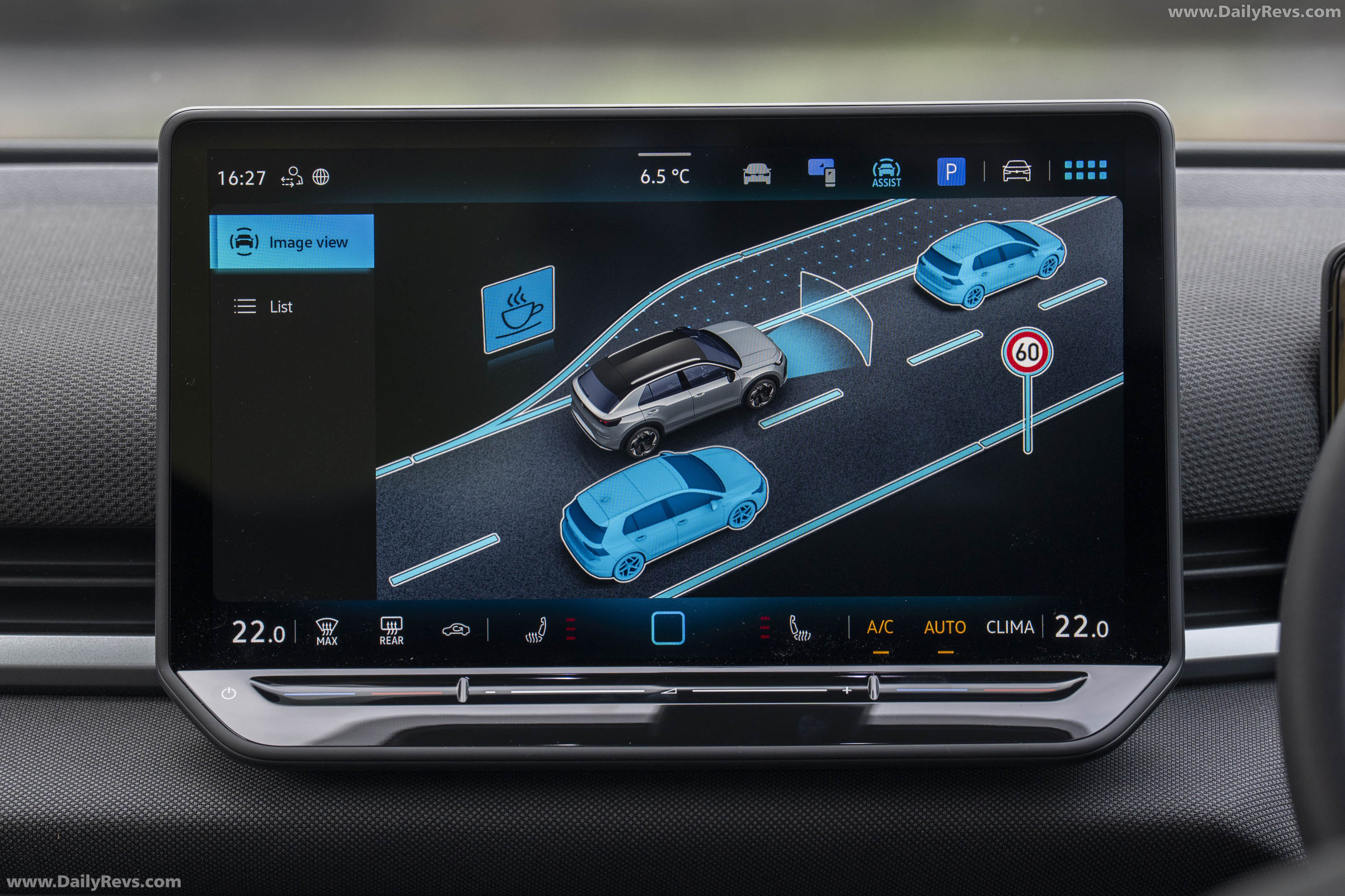 2026 Volkswagen T-Roc Life Interior