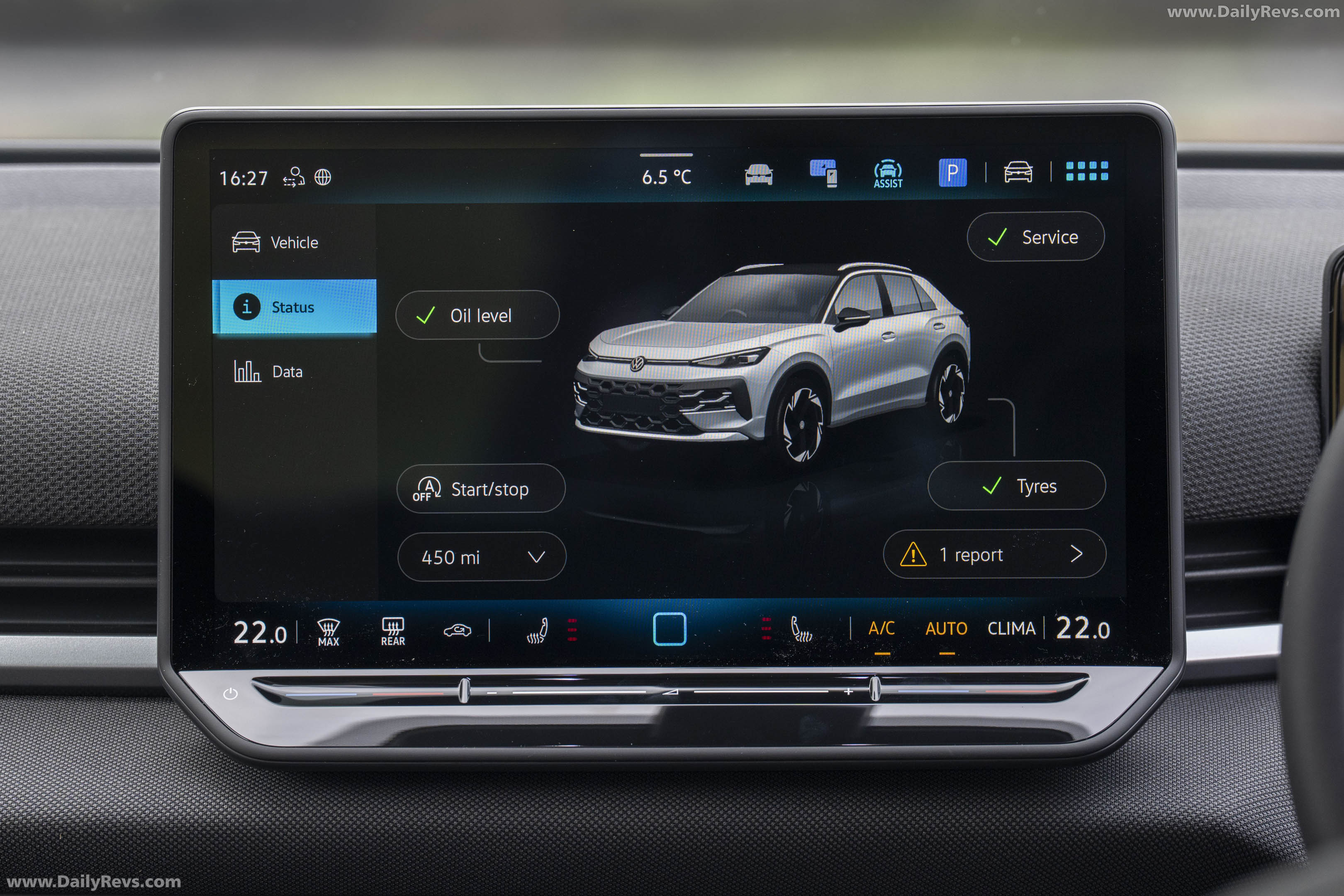 2026 Volkswagen T-Roc Life Interior