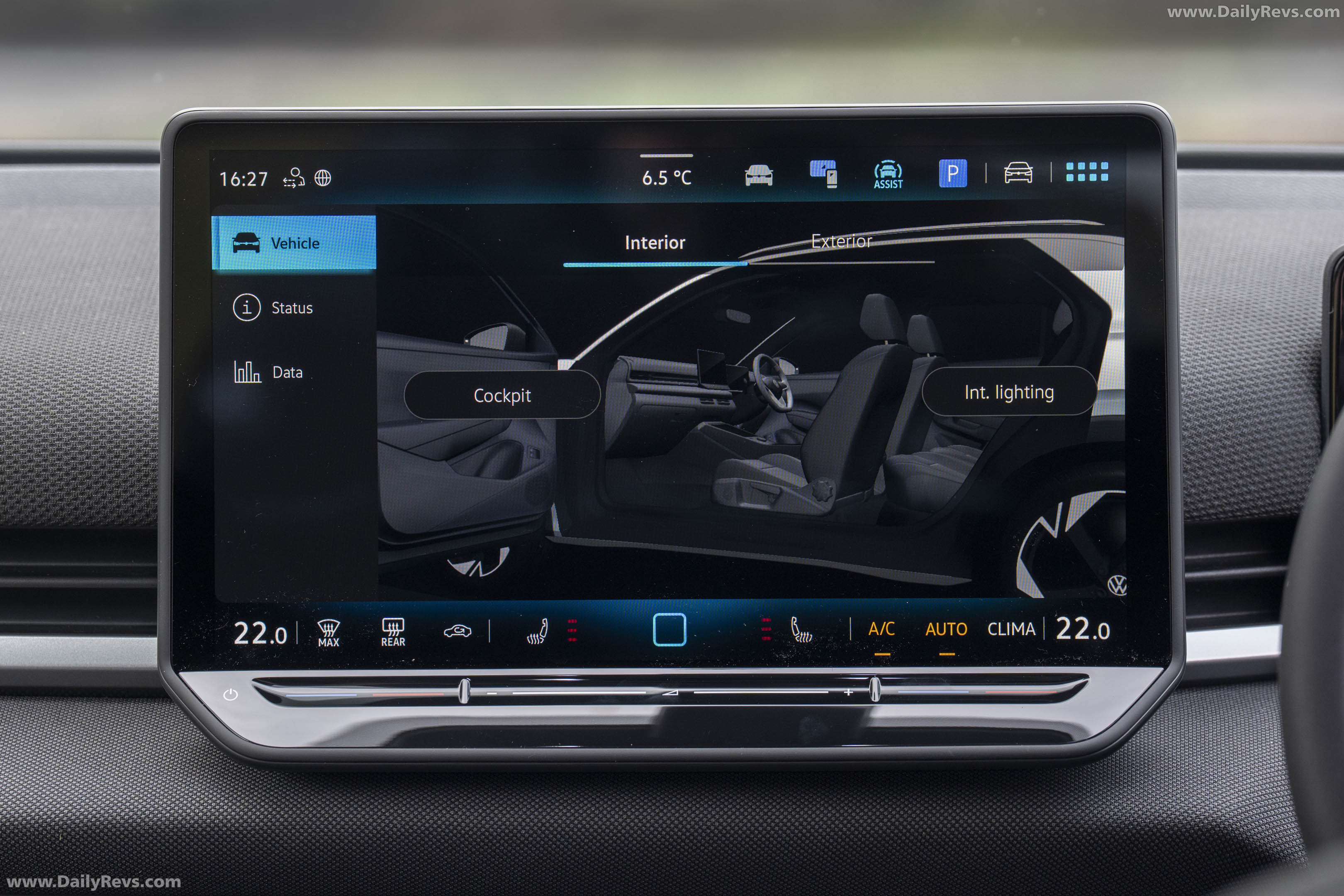 2026 Volkswagen T-Roc Life Interior