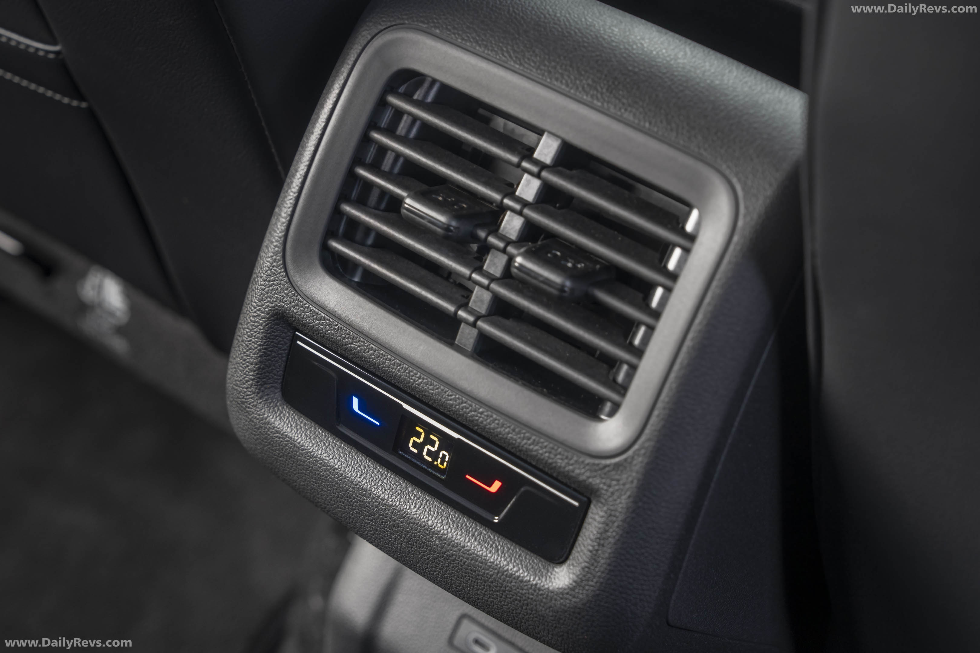 2026 Volkswagen T-Roc Life Interior