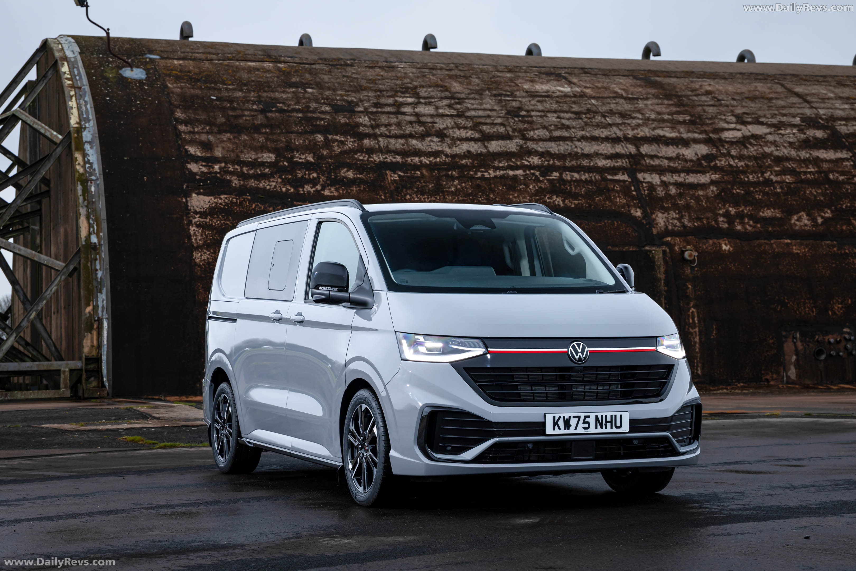 2026 Volkswagen Transporter Sportline UK Version Front View