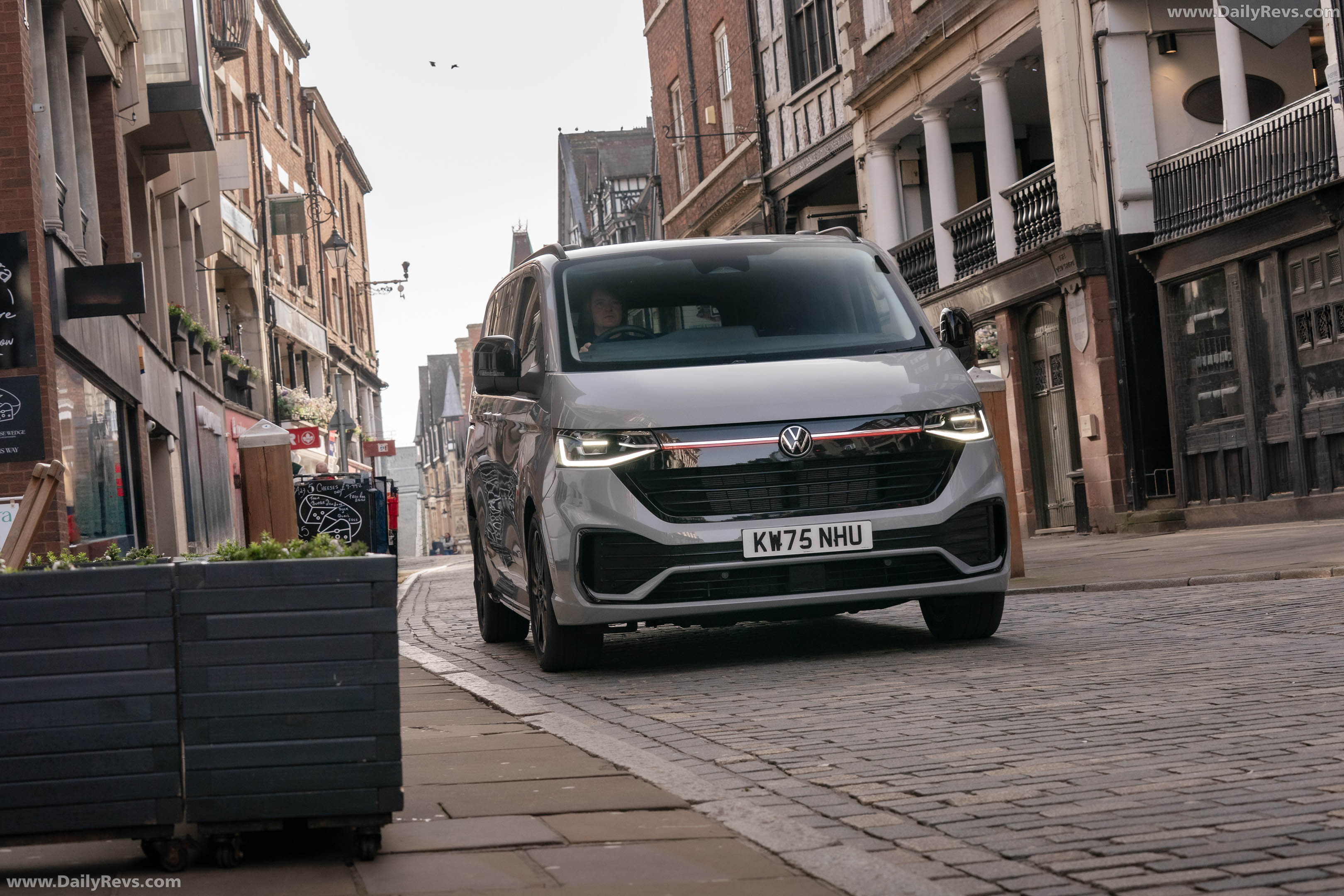 2026 Volkswagen Transporter Sportline UK Version Front View