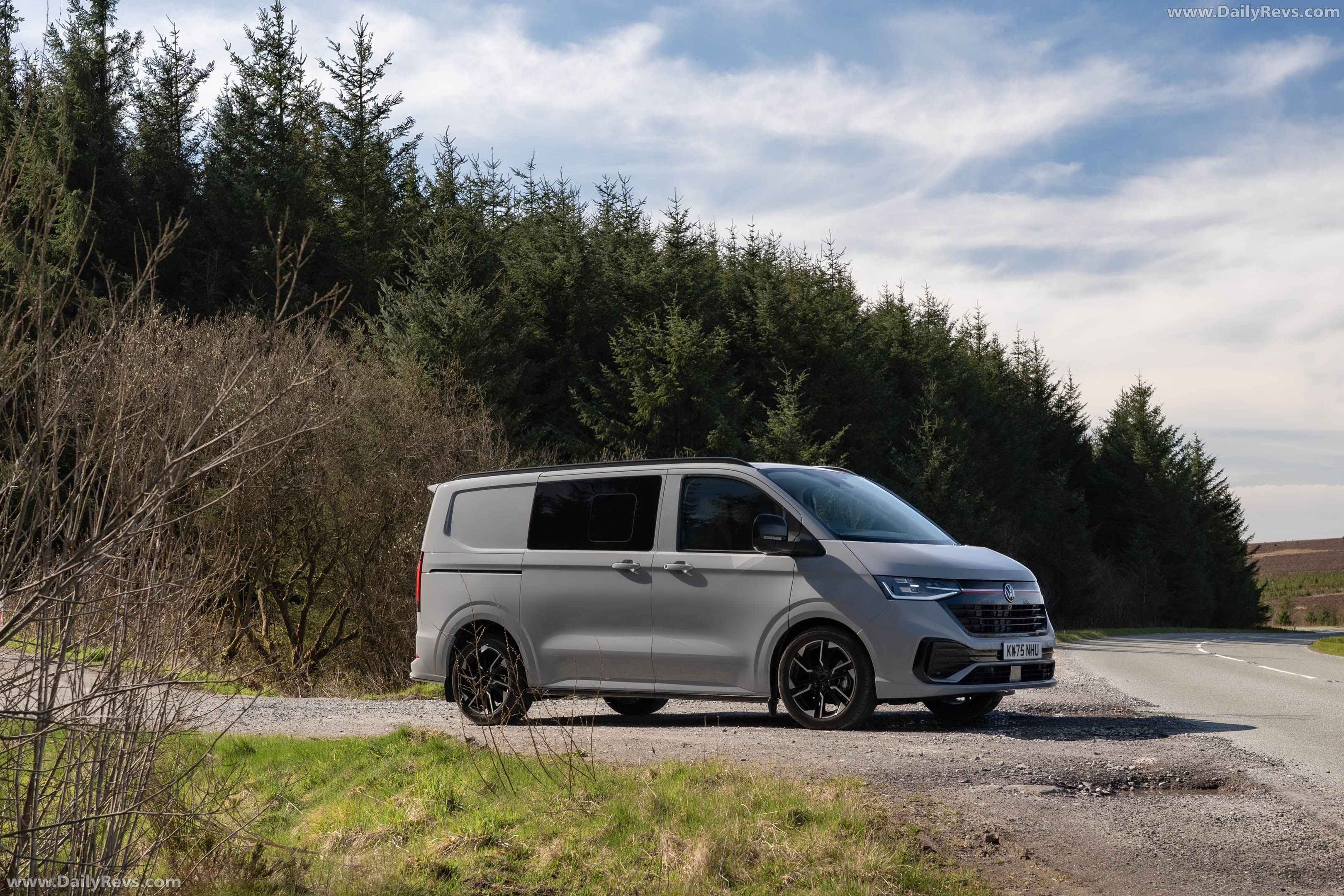 2026 Volkswagen Transporter Sportline UK Version Front View