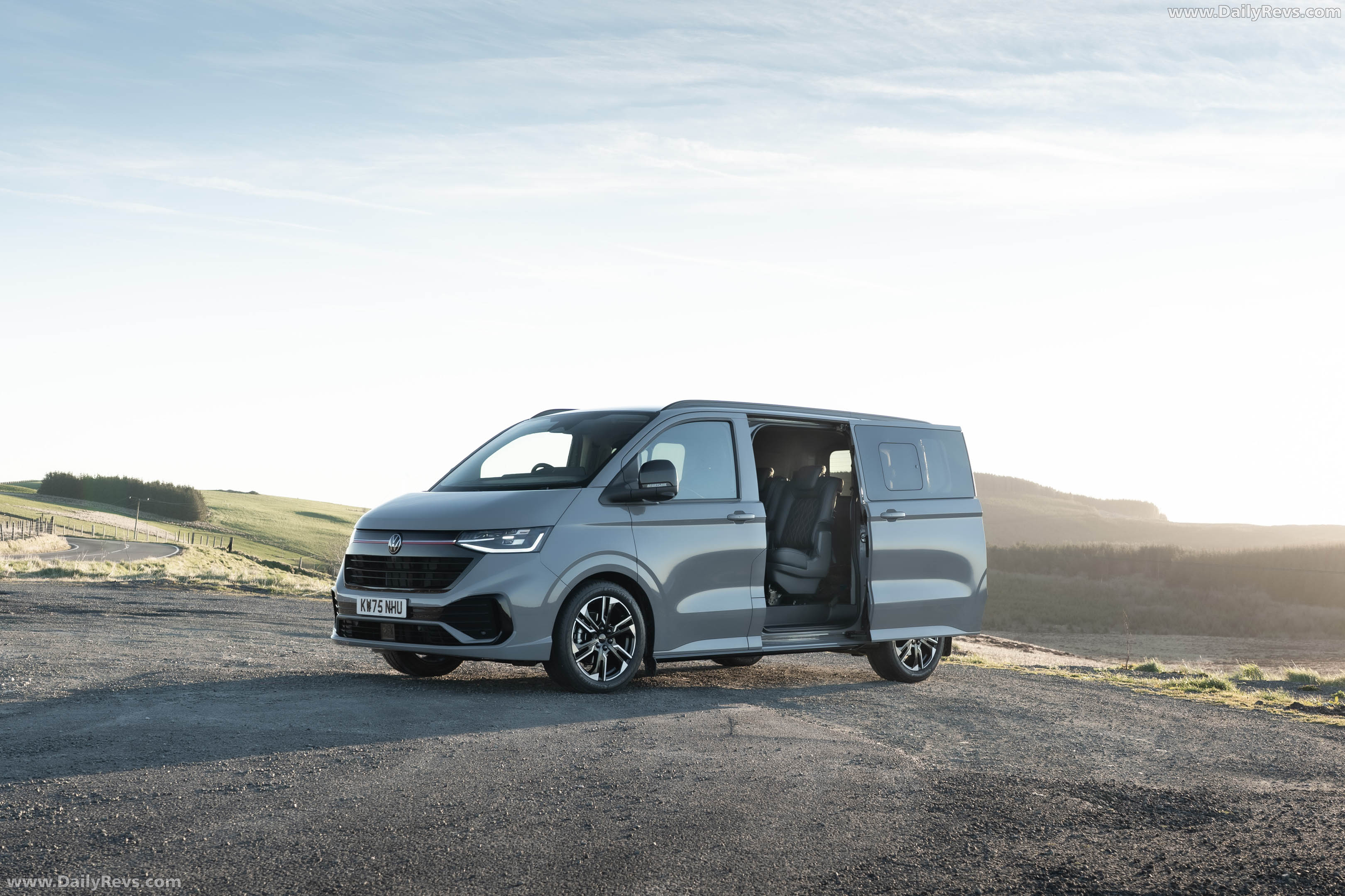 2026 Volkswagen Transporter Sportline UK Version Front View