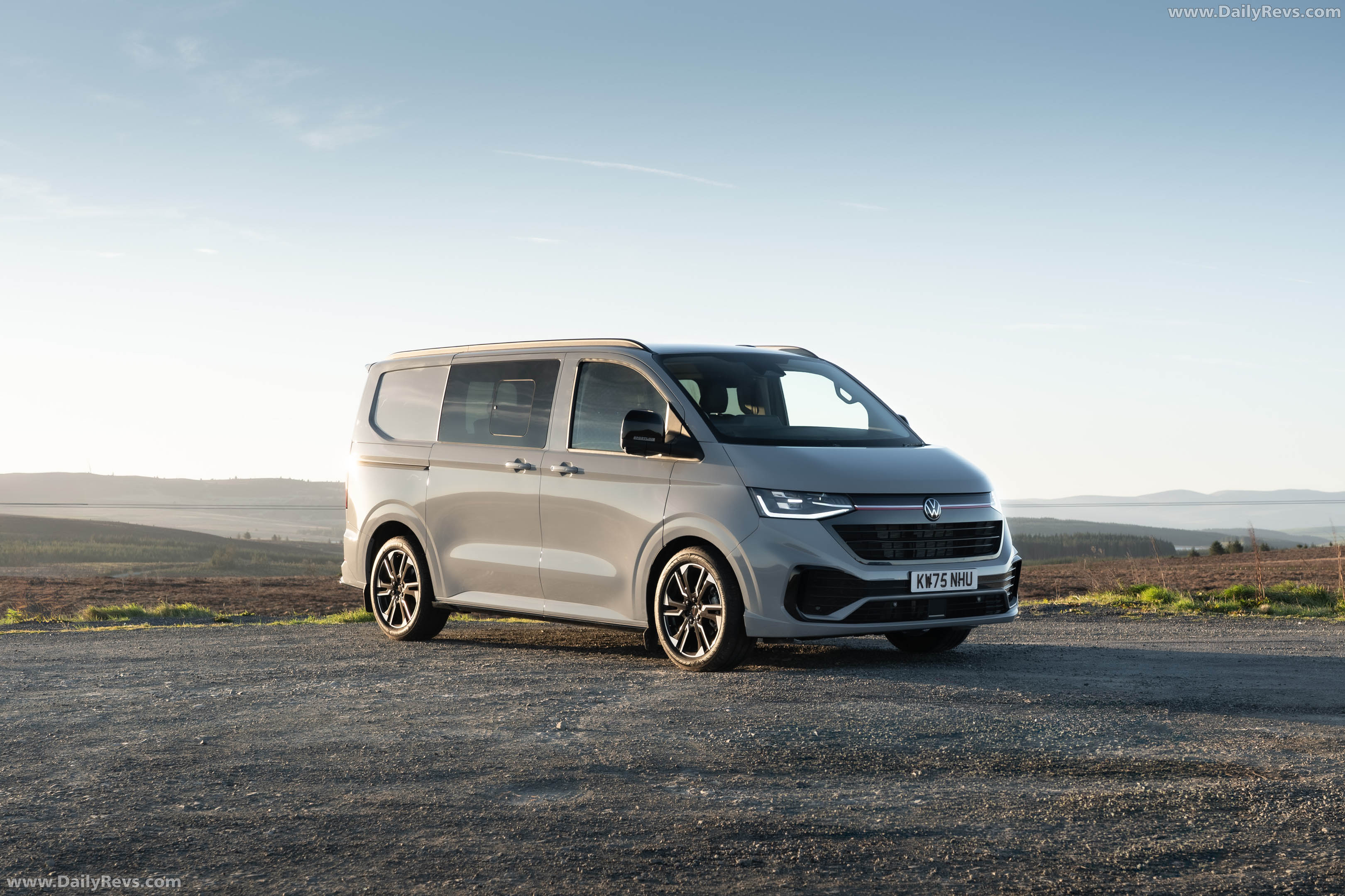 2026 Volkswagen Transporter Sportline UK Version Front View