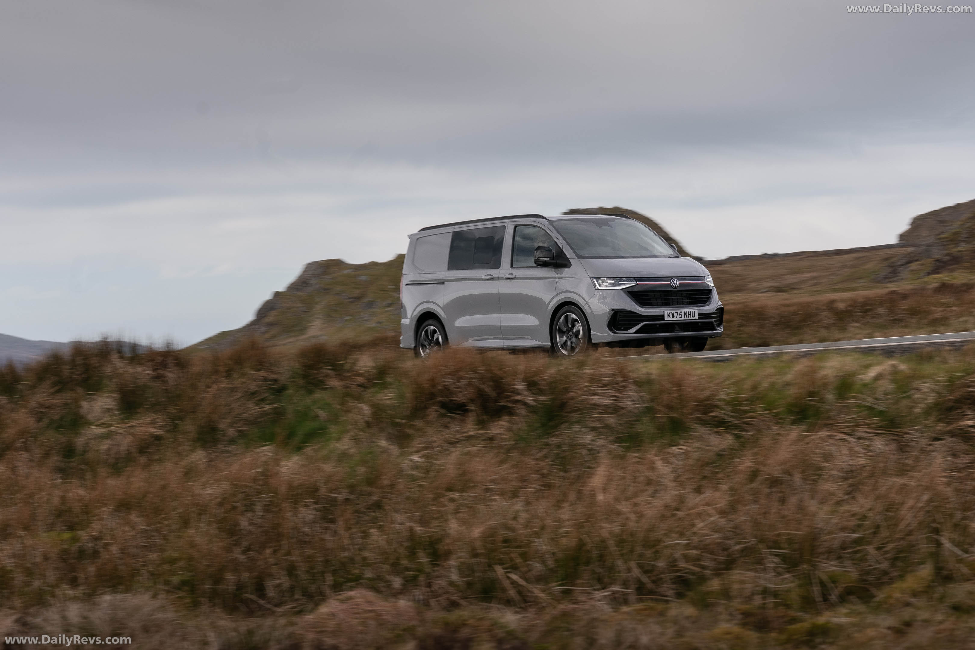 2026 Volkswagen Transporter Sportline UK Version Front View