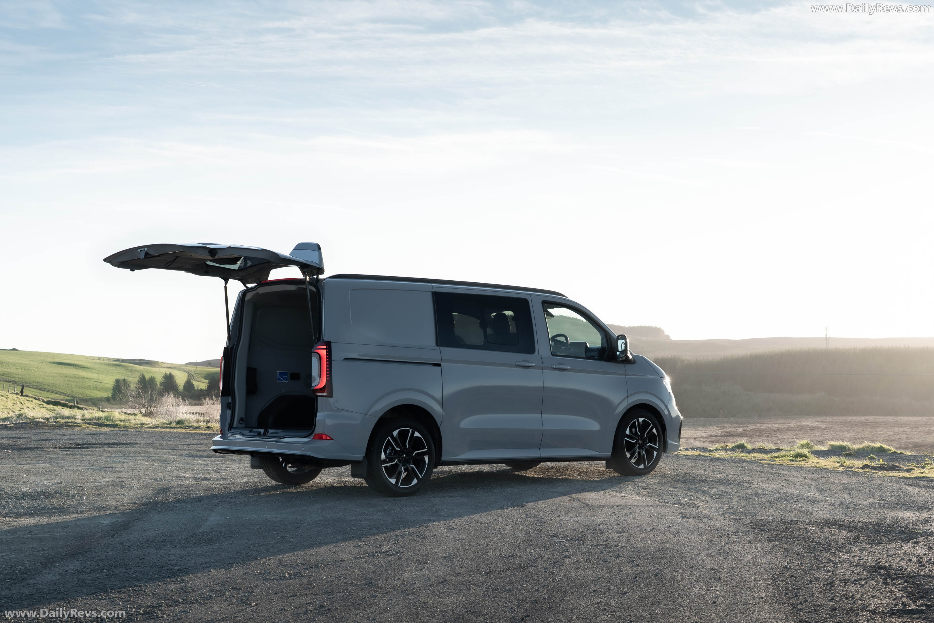 2026 Volkswagen Transporter Sportline UK Version Rear View