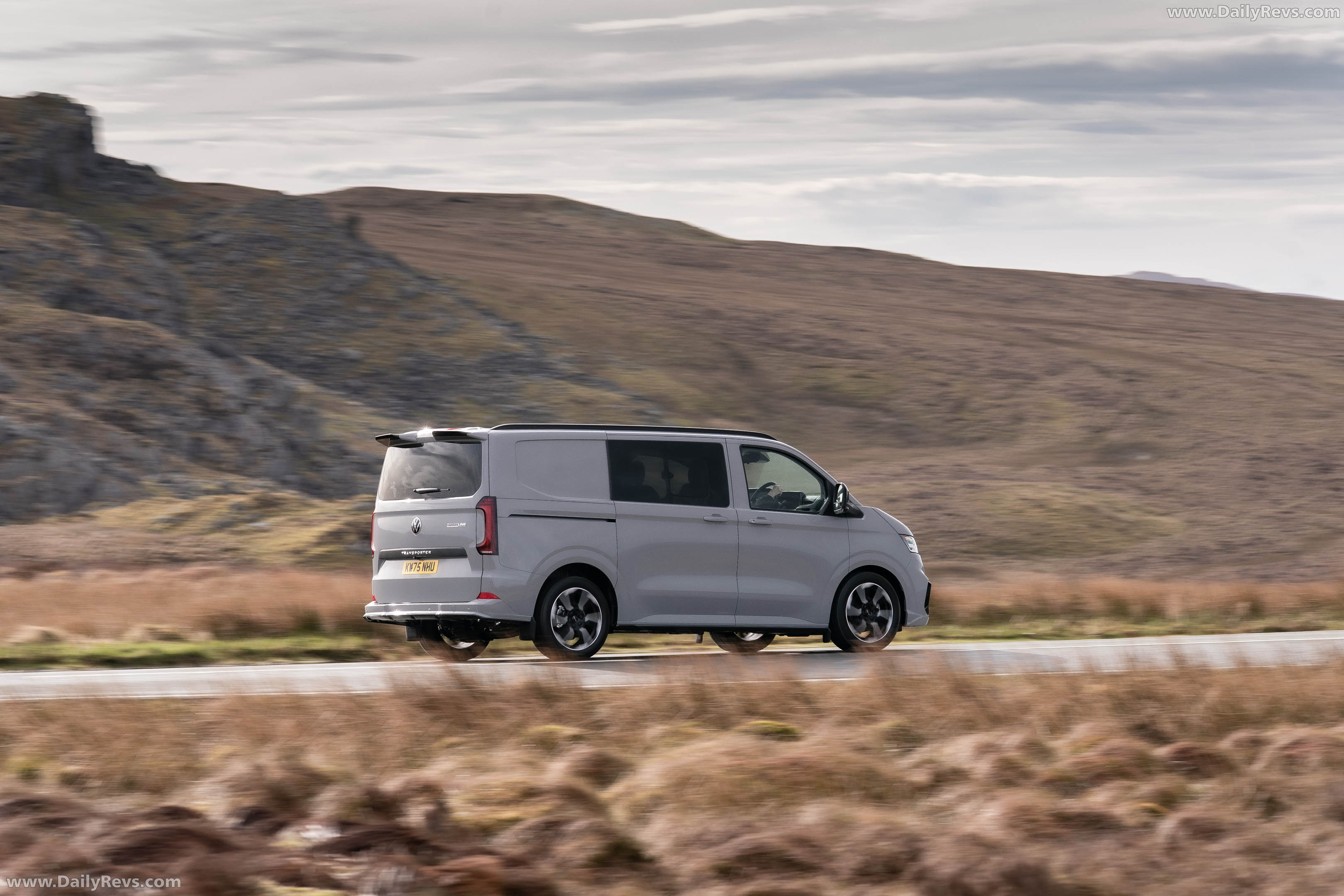 2026 Volkswagen Transporter Sportline UK Version Rear View