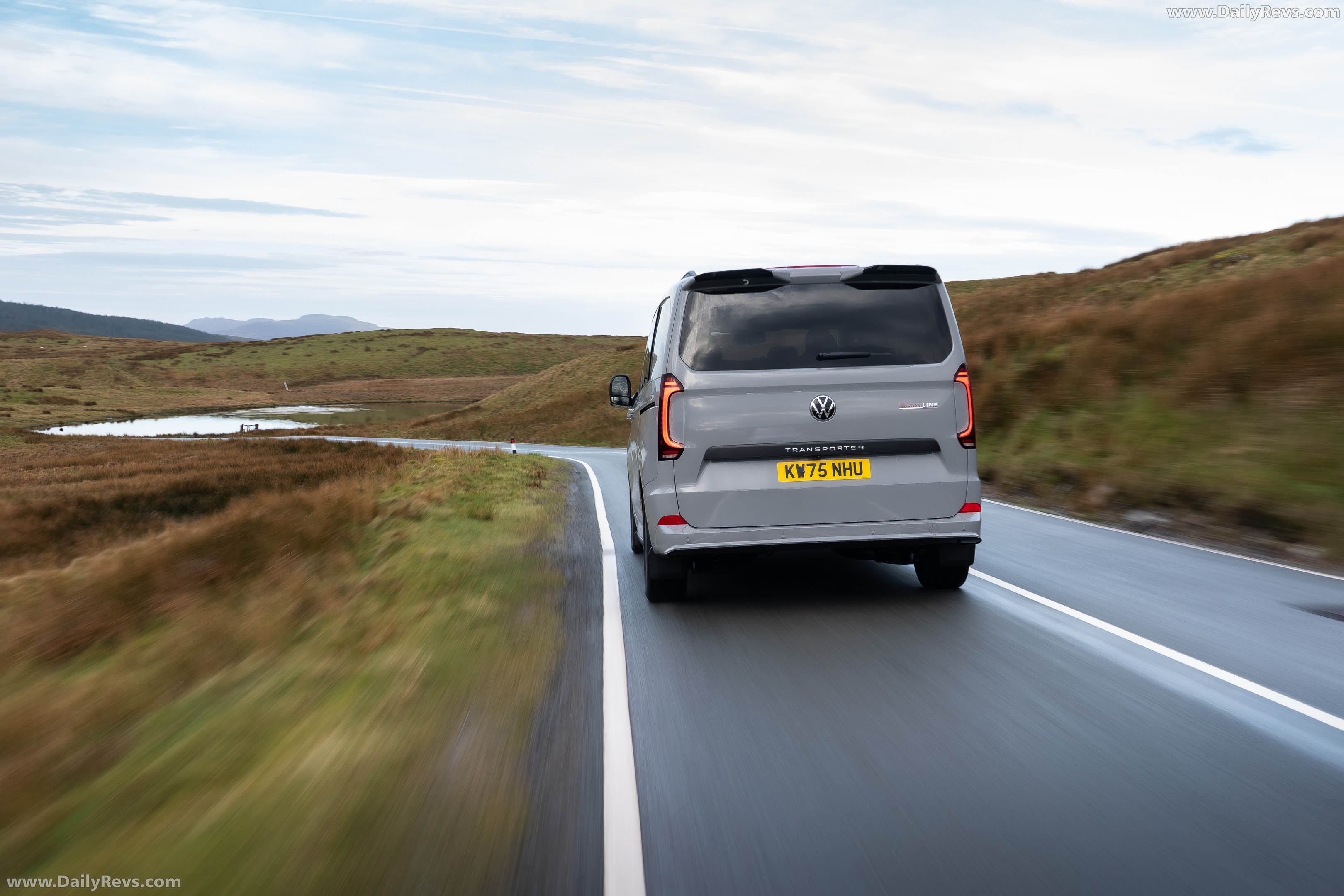 2026 Volkswagen Transporter Sportline UK Version Rear View
