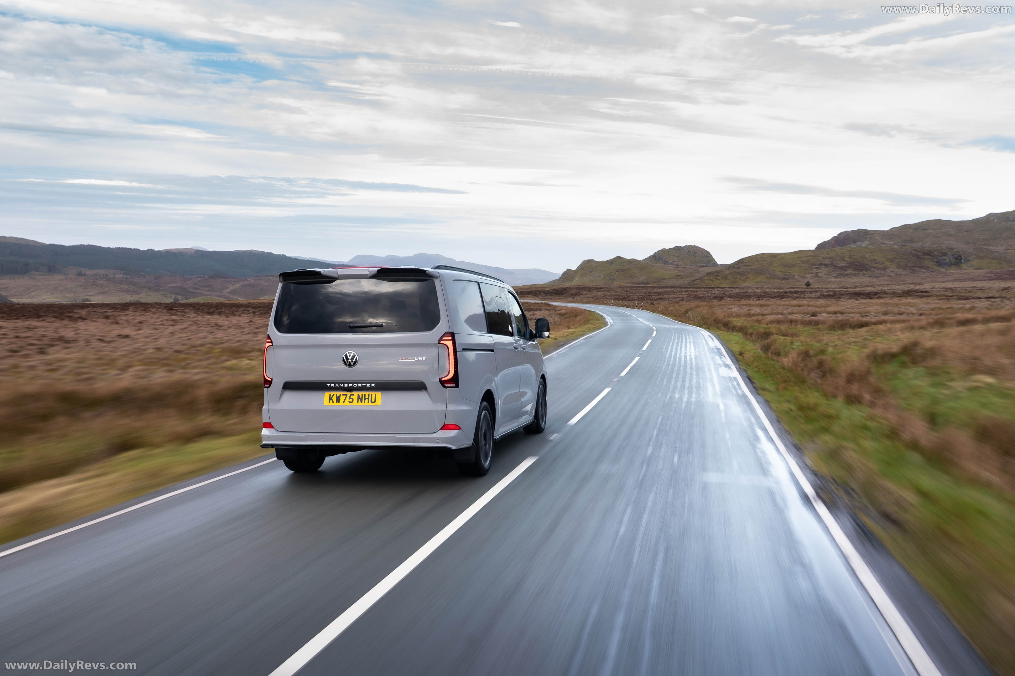 2026 Volkswagen Transporter Sportline UK Version Rear View