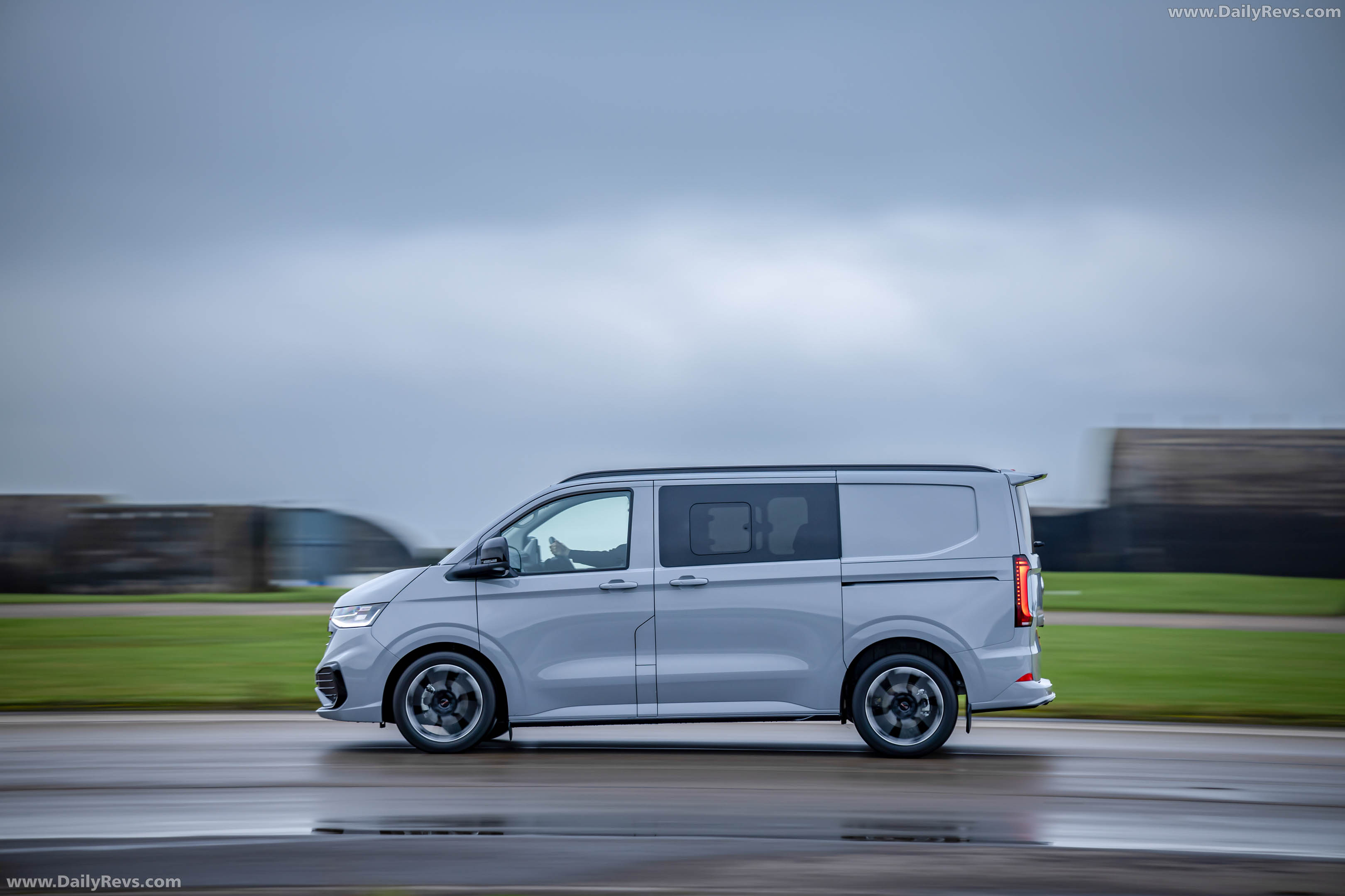 2026 Volkswagen Transporter Sportline UK Version Side View